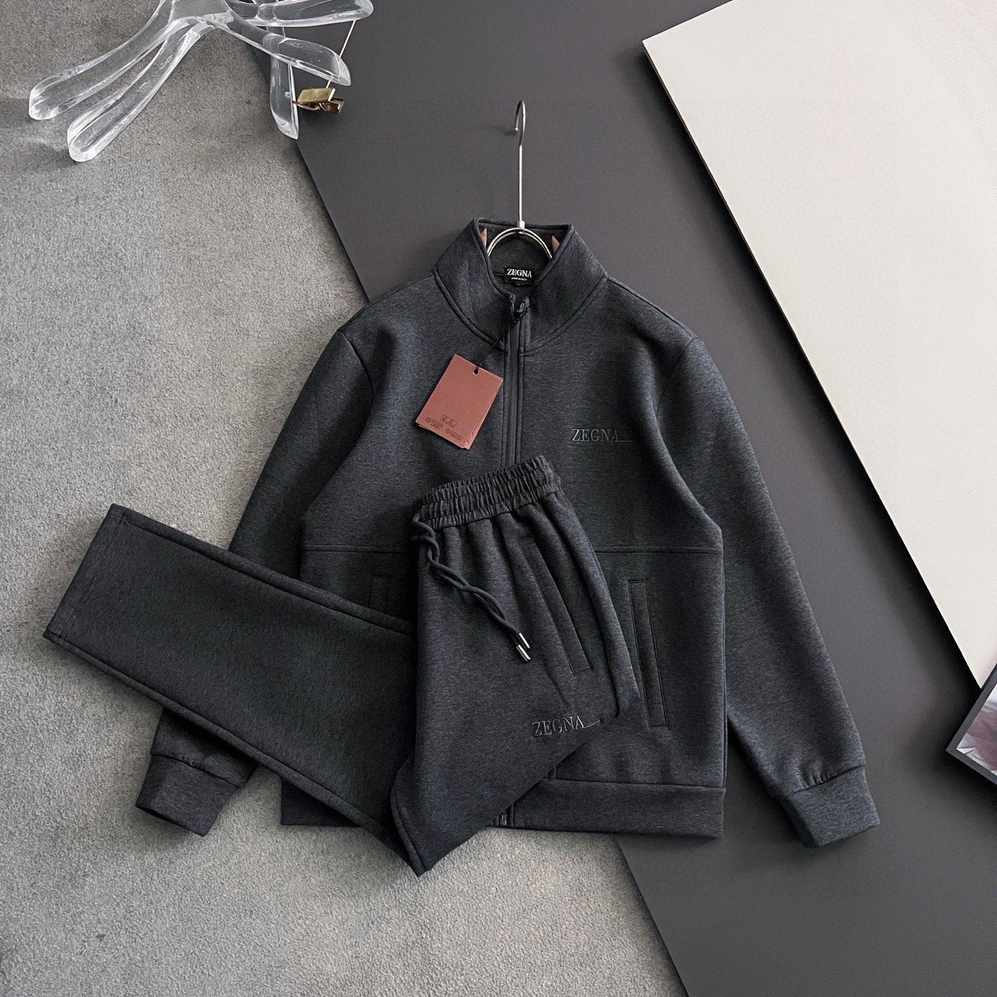 🌾套装Zegn*🌟｜独家定制进口空气层秋季轻商务休闲套装（穿上去还不臃肿） 不缩水，无尘，黑色洗后不泛白