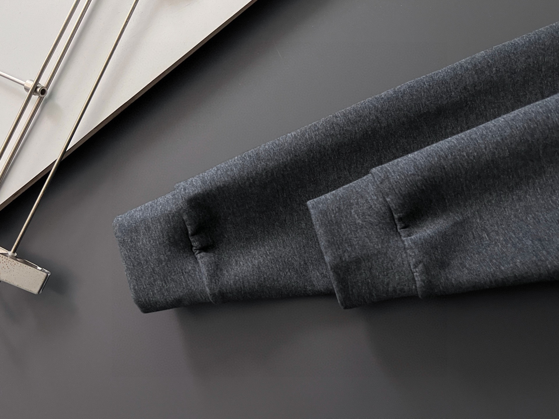 🌾套装Zegn*🌟｜独家定制进口空气层秋季轻商务休闲套装（穿上去还不臃肿） 不缩水，无尘，黑色洗后不泛白