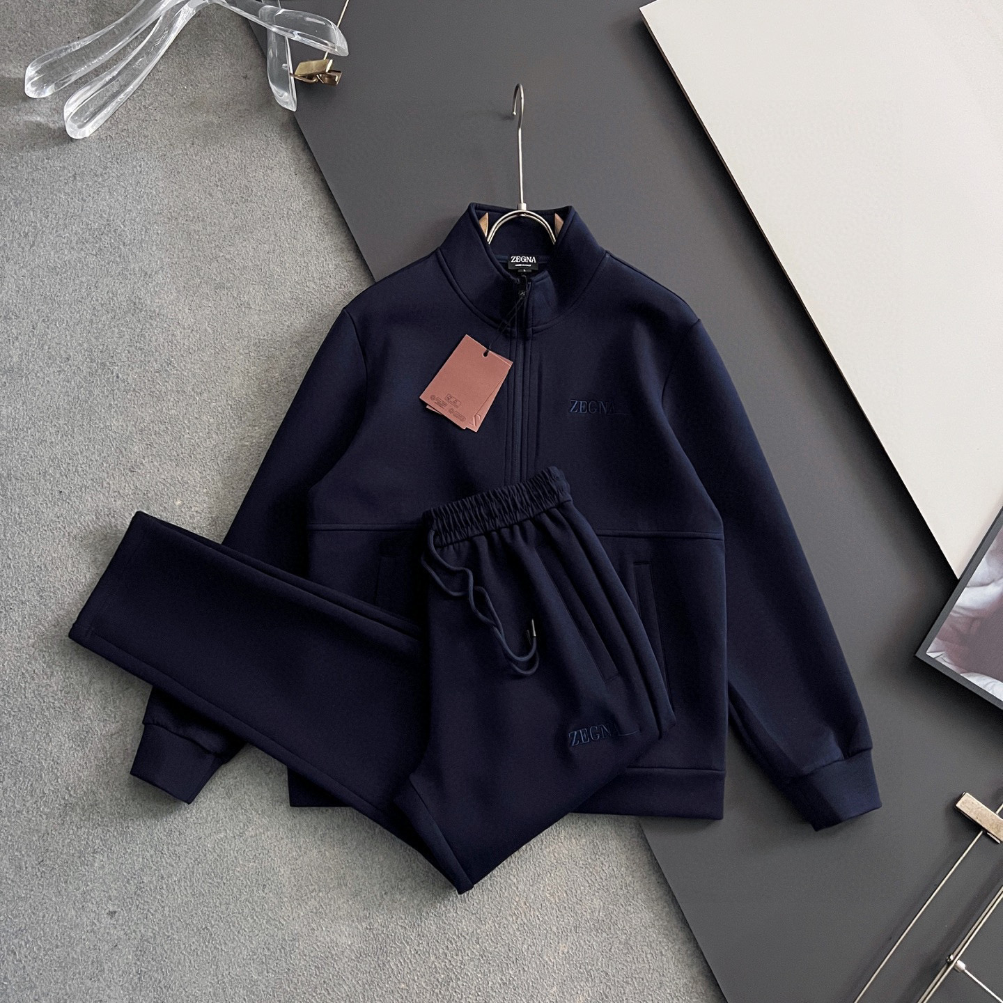 🌾套装Zegn*🌟｜独家定制进口空气层秋季轻商务休闲套装（穿上去还不臃肿） 不缩水，无尘，黑色洗后不泛白