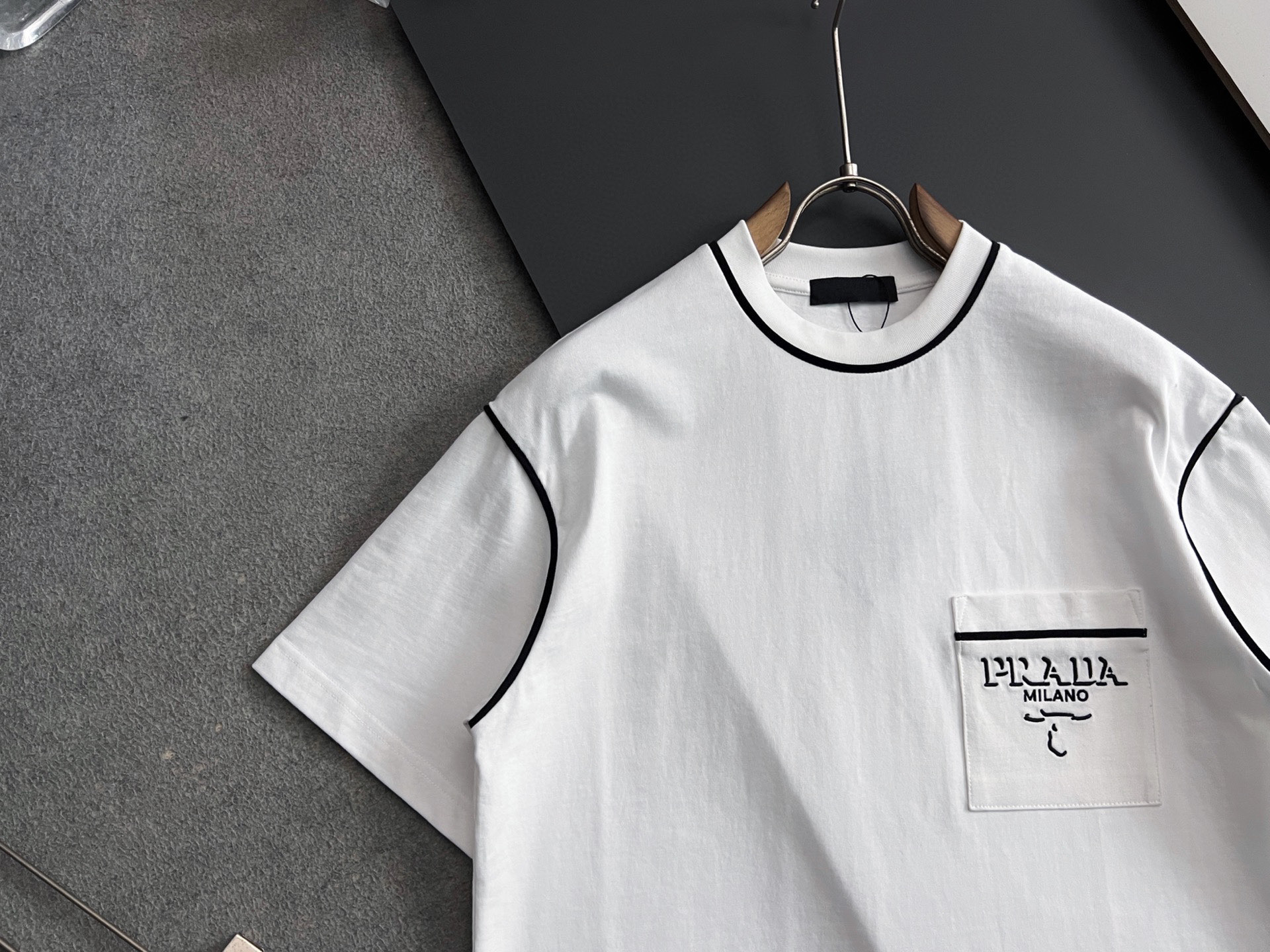 ）Prad*2026Ss最新工艺短袖280g纯棉双纱爆款现货四季系列短袖，简约基础衣橱神器， 休闲百搭必