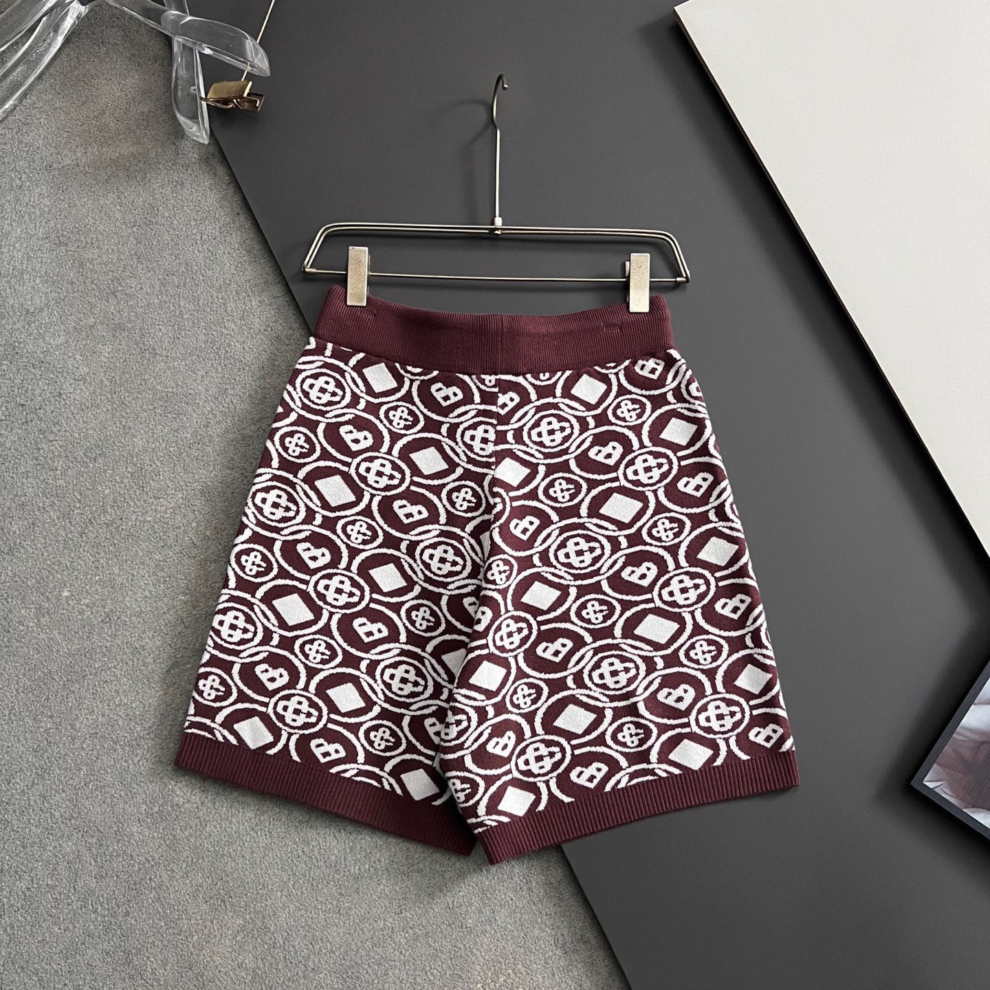 ）原Casablanc*品质元单、 2026Ss春夏秀场系列针织套装🔥本款选用仿羊绒厚织面料打造，设计装