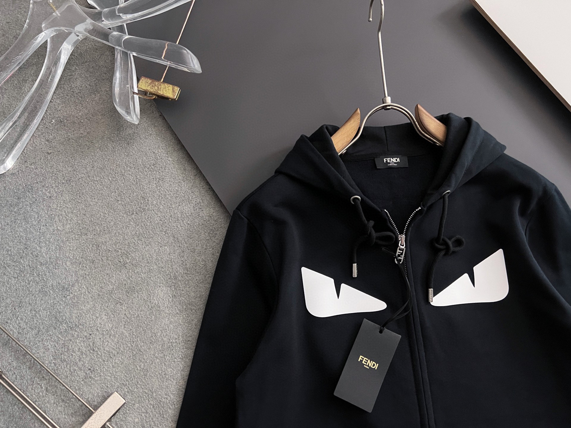 ）Fend*🌟春款拉链连帽卫衣外套独家定染中克重科技平纹针织面料，区别市场通货颜色‼校服风减龄气息～松弛
