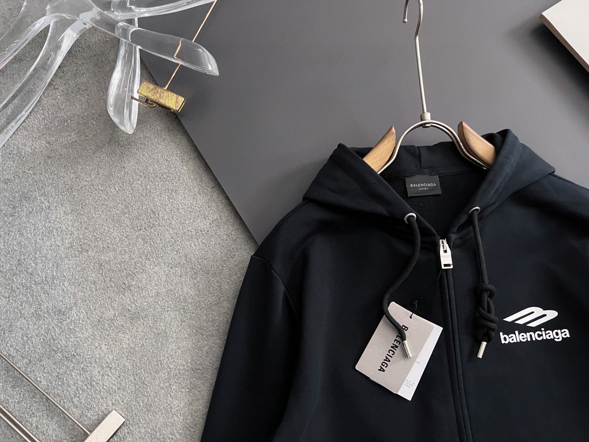 ）Bal*🌟春款拉链连帽卫衣外套独家定染中克重科技平纹针织面料，区别市场通货颜色‼校服风减龄气息～松弛少