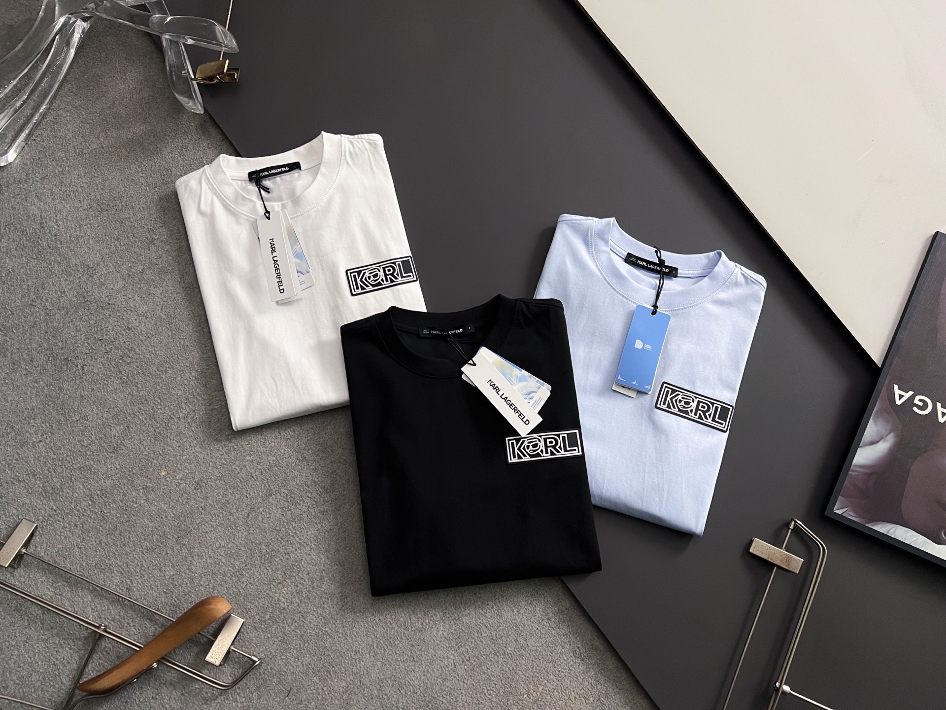 ）Karl*2026独家·新品T恤！美国杜邦公司所罗纳面料黑科技）爆款现货春夏短袖，简约基础衣橱神器， 