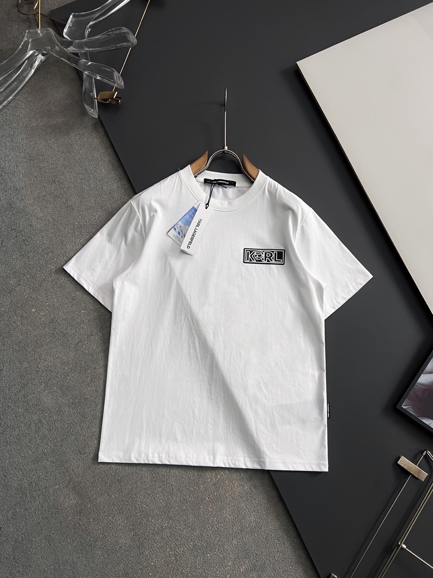 ）Karl*2026独家·新品T恤！美国杜邦公司所罗纳面料黑科技）爆款现货春夏短袖，简约基础衣橱神器， 