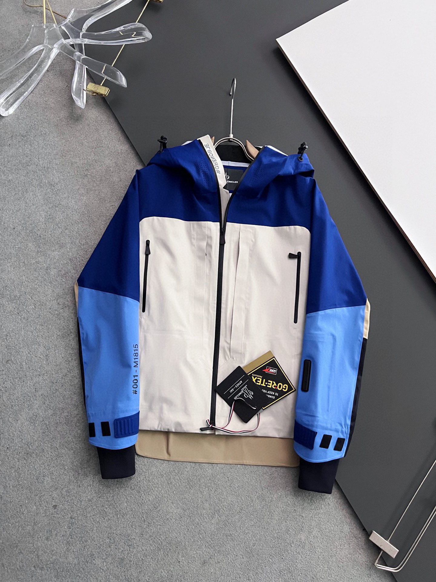 ）Moncle*蒙口 2026FW春季新品黑科技无氟防水涂层全衣压胶机能型连帽冲锋衣/防雨夹克/户外风衣