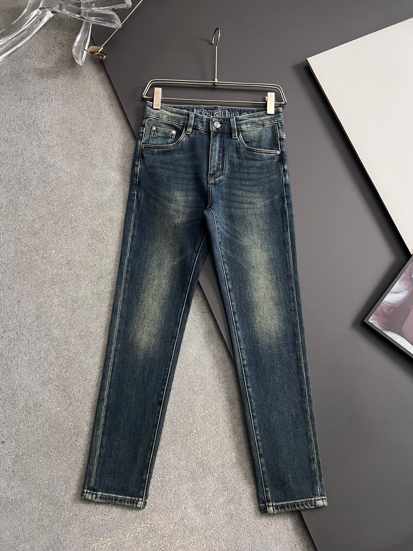 ）Cava*、26Ss重工水洗休闲牛仔裤，进口原版水洗弹力面料，舒适有弹性，独特设计，版型超正，舒适透气