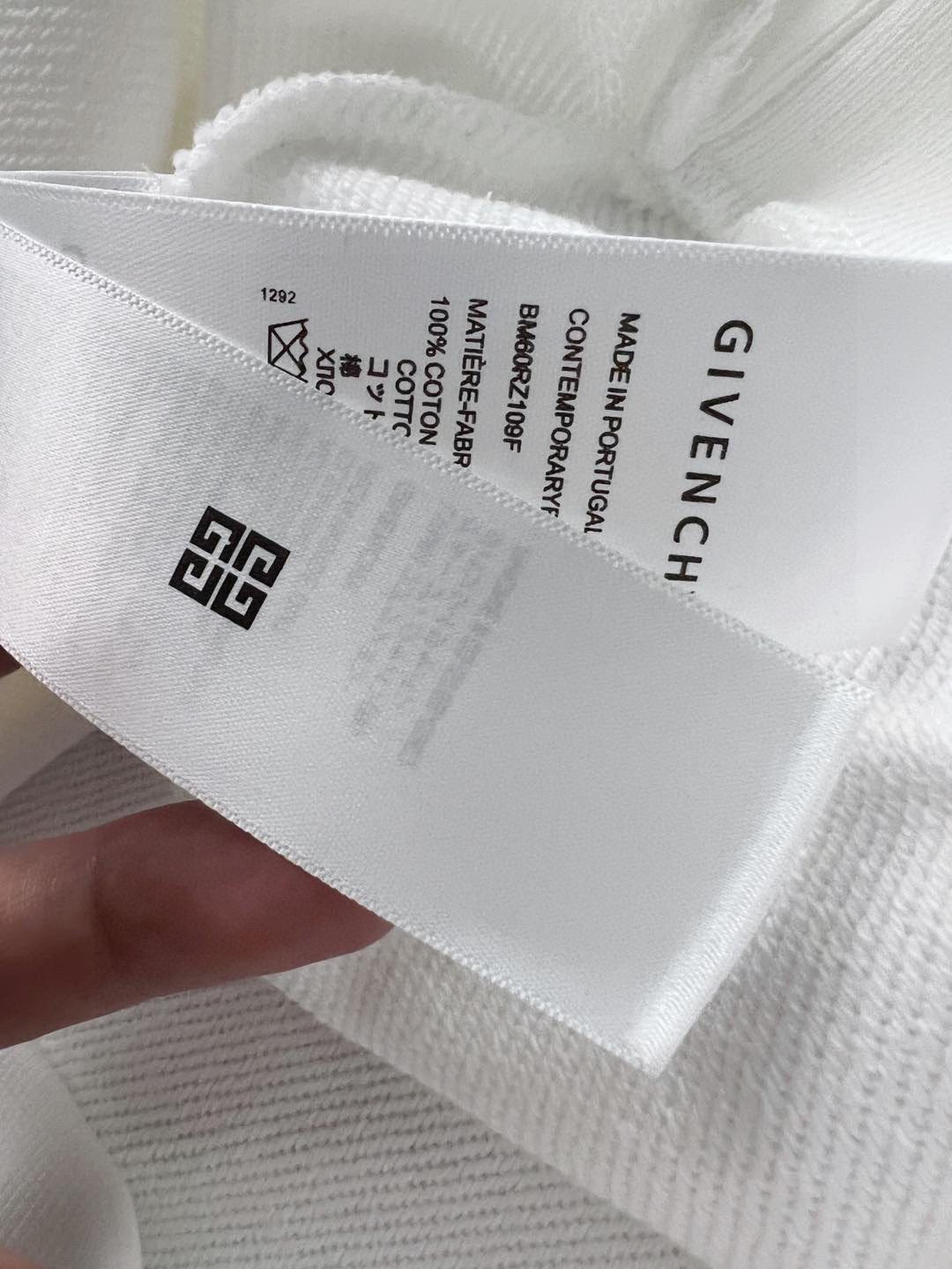 ） Giv🌟*独家爆款卫衣，顶级定制面料松柔亲肤感极佳，男女同款情侣穿搭、穿着舒适，适合各种身材。 耐穿