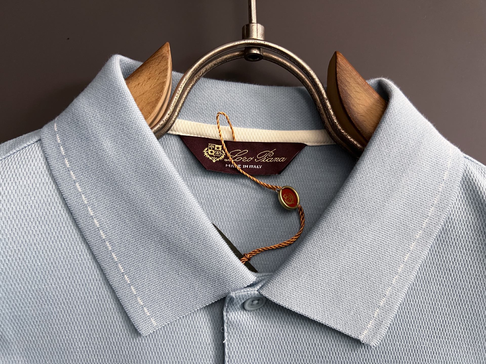 ）loro Piana* 🌟春夏新款男士短袖Polo衫，品牌最新设计元素！既不单调也不复杂,恰到好处的展