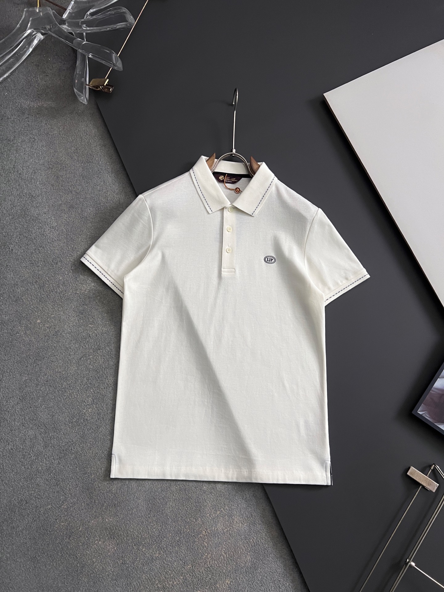 ）loro Piana* 🌟春夏新款男士短袖Polo衫，品牌最新设计元素！既不单调也不复杂,恰到好处的展