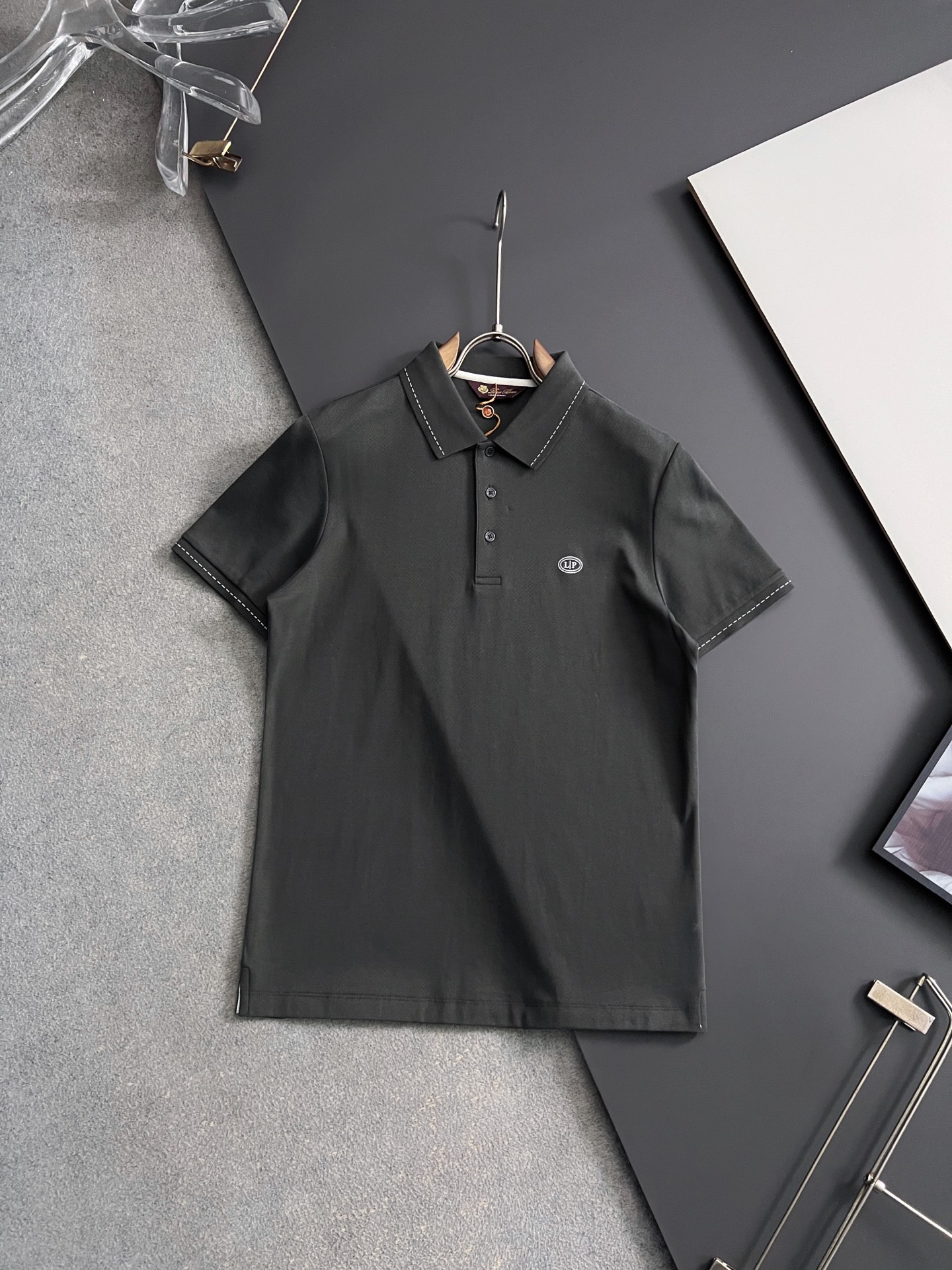 ）loro Piana* 🌟春夏新款男士短袖Polo衫，品牌最新设计元素！既不单调也不复杂,恰到好处的展