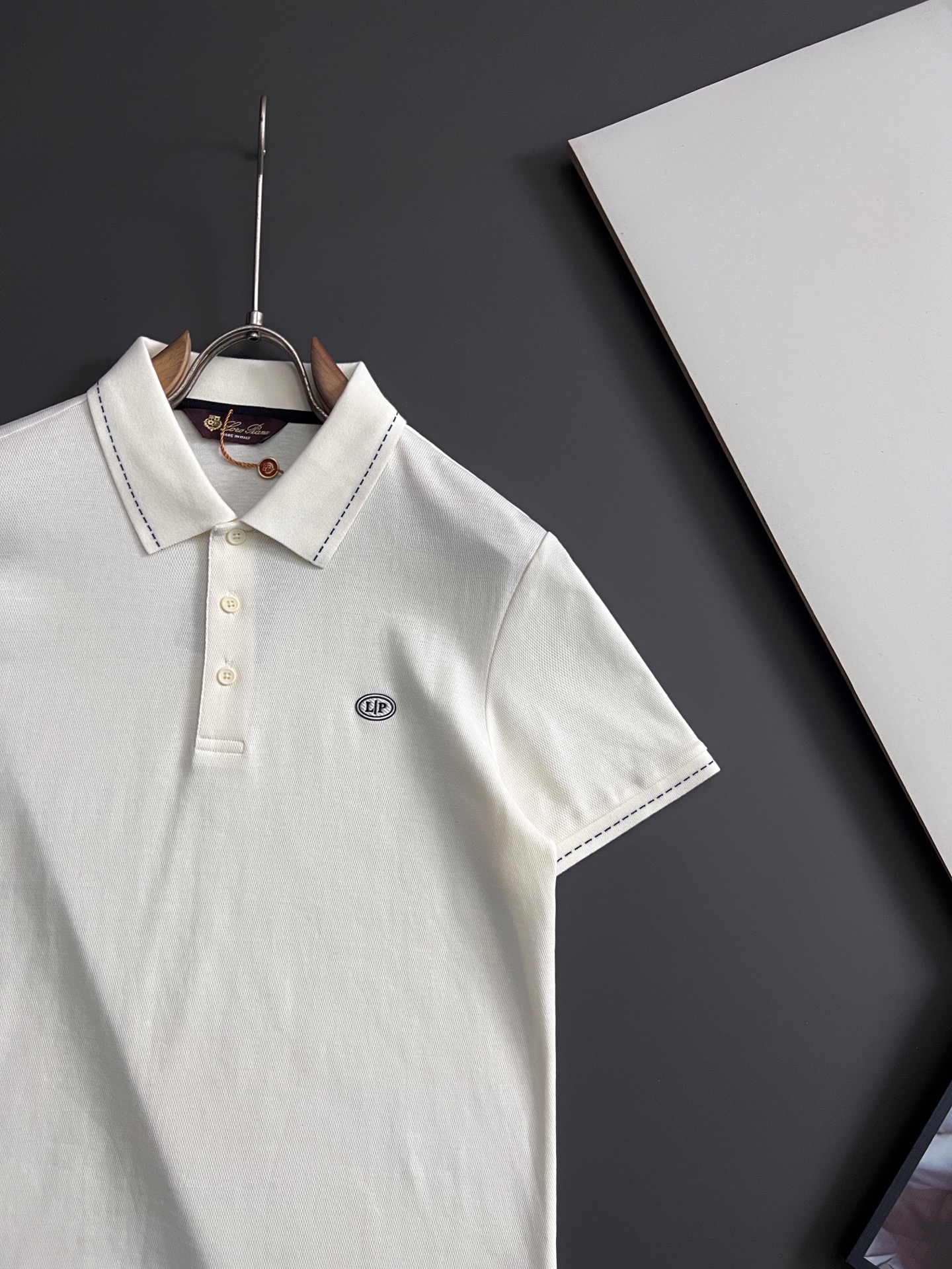 ）loro Piana* 🌟春夏新款男士短袖Polo衫，品牌最新设计元素！既不单调也不复杂,恰到好处的展
