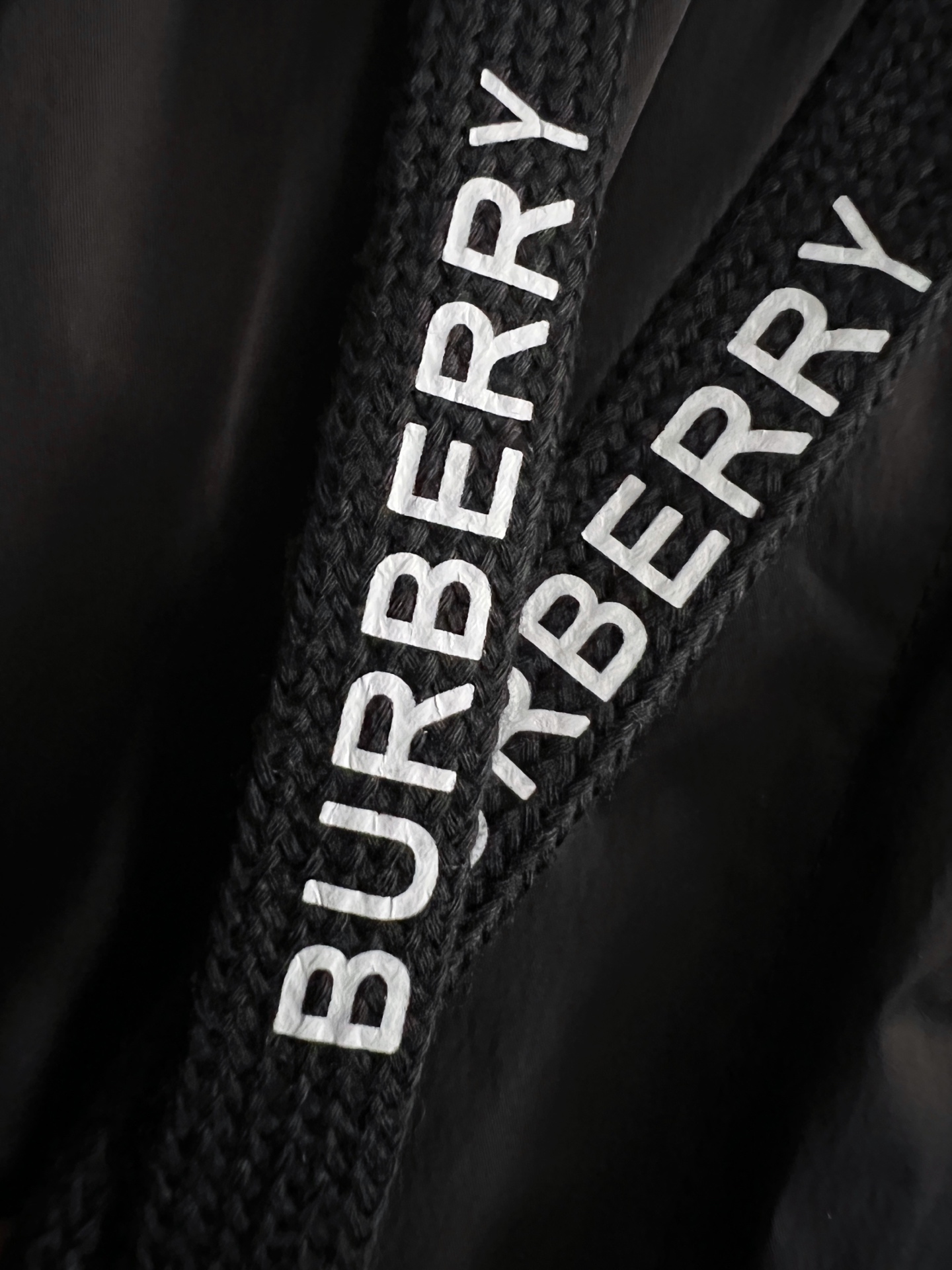 ）Bur、最新款休闲短裤定制面料，简约休闲款式打造休闲与个性兼备的时髦单品奢华经典品牌logo设计，内里