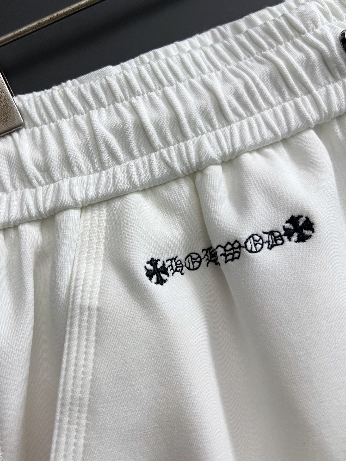 ）CH克罗心、最新款休闲短裤定制面料，简约休闲款式打造休闲与个性兼备的时髦单品奢华经典品牌logo设计，