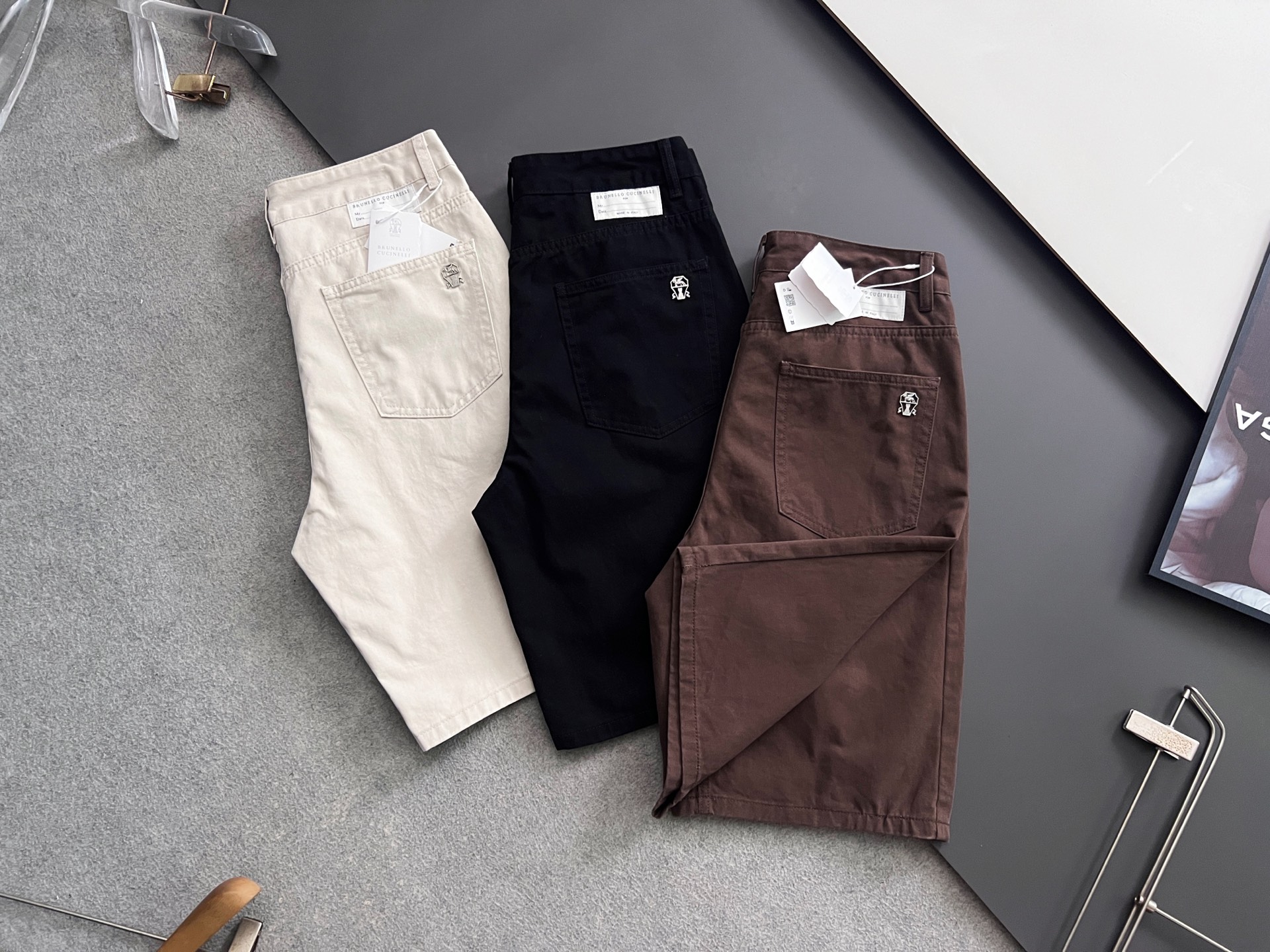 NO:914512,) BC*, high-end super soft denim 26Ss heavy-duty washed casual jeans, imported original washed stretch fabric, comfortable and elastic, unique design, super correct fit, comfortable and breathable, extremely high grade, counter quality, handsome upper body, size 28-38,,jeans,19860909）BC*、高端超柔牛仔26Ss重工水洗休闲牛仔裤,进口原版水洗弹力面料,舒适有弹性,独特设计,版型超正,舒适透气,档次极高,专柜品质,上身帅气十足,码数28-38,,jeans,,Men's clothing