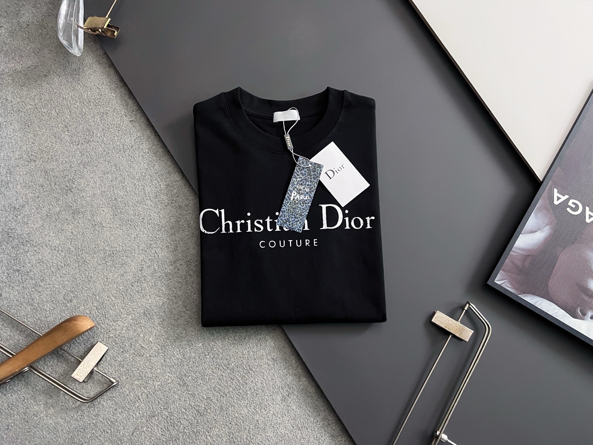 디올 2026SS 남성 반팔 143193 Dior T Shirt 상세 이미지 8