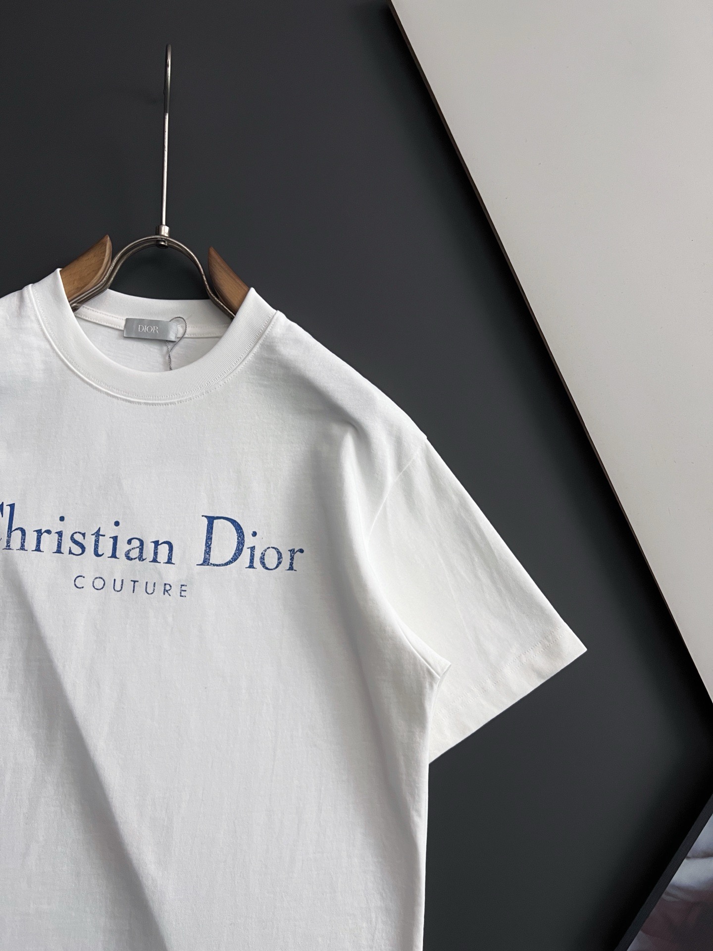 디올 2026SS 남성 반팔 143192 Dior T Shirt 상세 이미지 3
