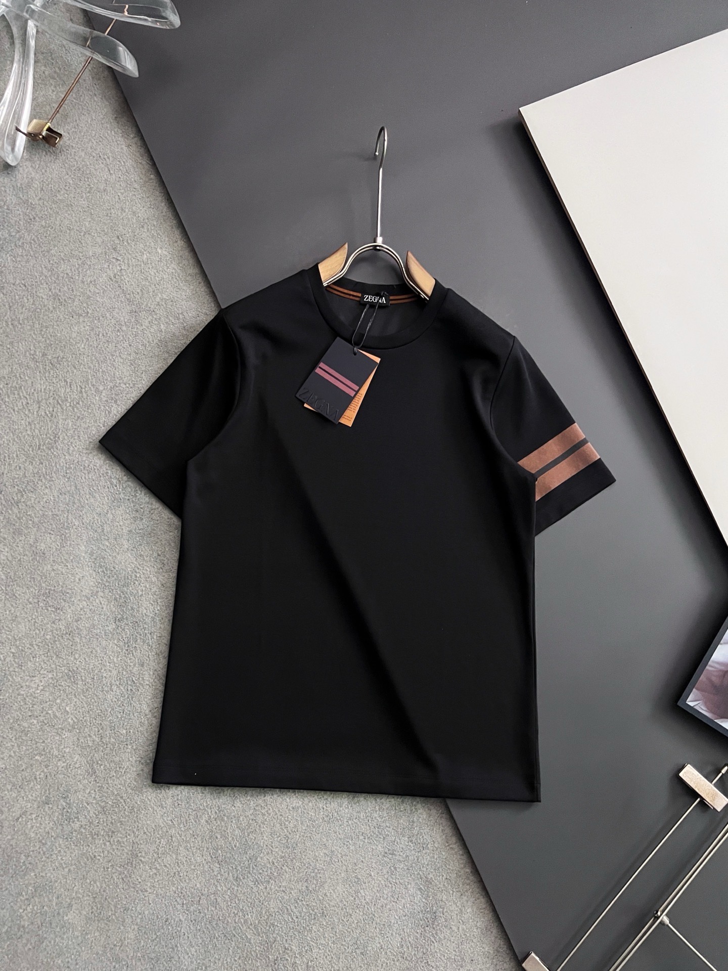 ）Zegn*双股丝光绝佳高品质进口牛奶丝T恤，渠道正品进口，定制丝光、特级面料，亲肤性绝佳，细节极致完美，上身效果修身贴