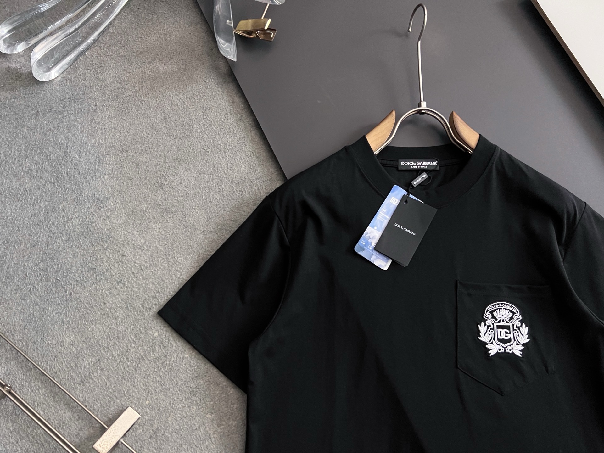 ）DG*2026独家·新品！美国杜邦公司所罗纳面料黑科技）爆款现货春夏短袖，简约基础衣橱神器， 休闲百搭必备款）做工走线