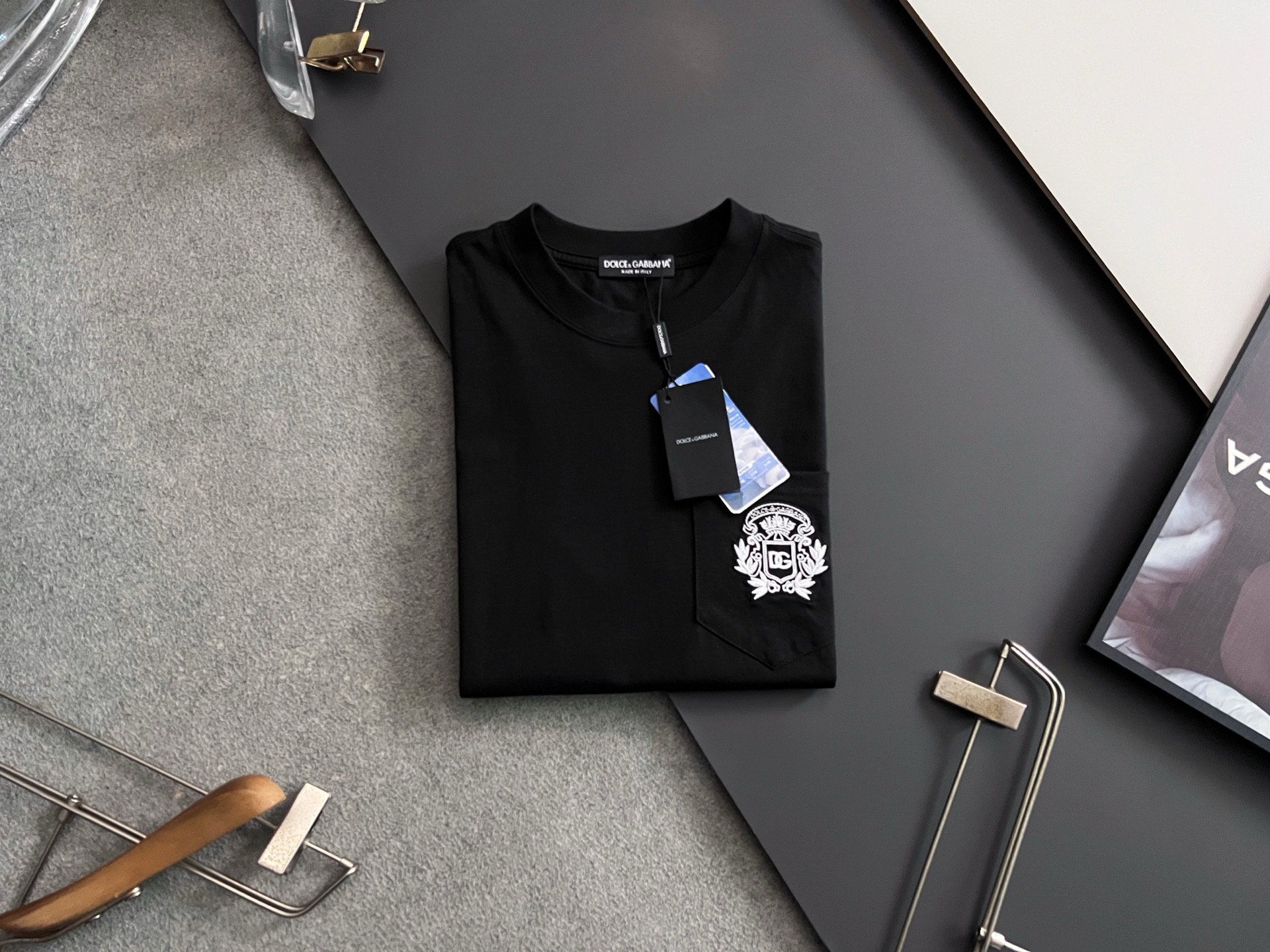 ）DG*2026独家·新品！美国杜邦公司所罗纳面料黑科技）爆款现货春夏短袖，简约基础衣橱神器， 休闲百搭必备款）做工走线