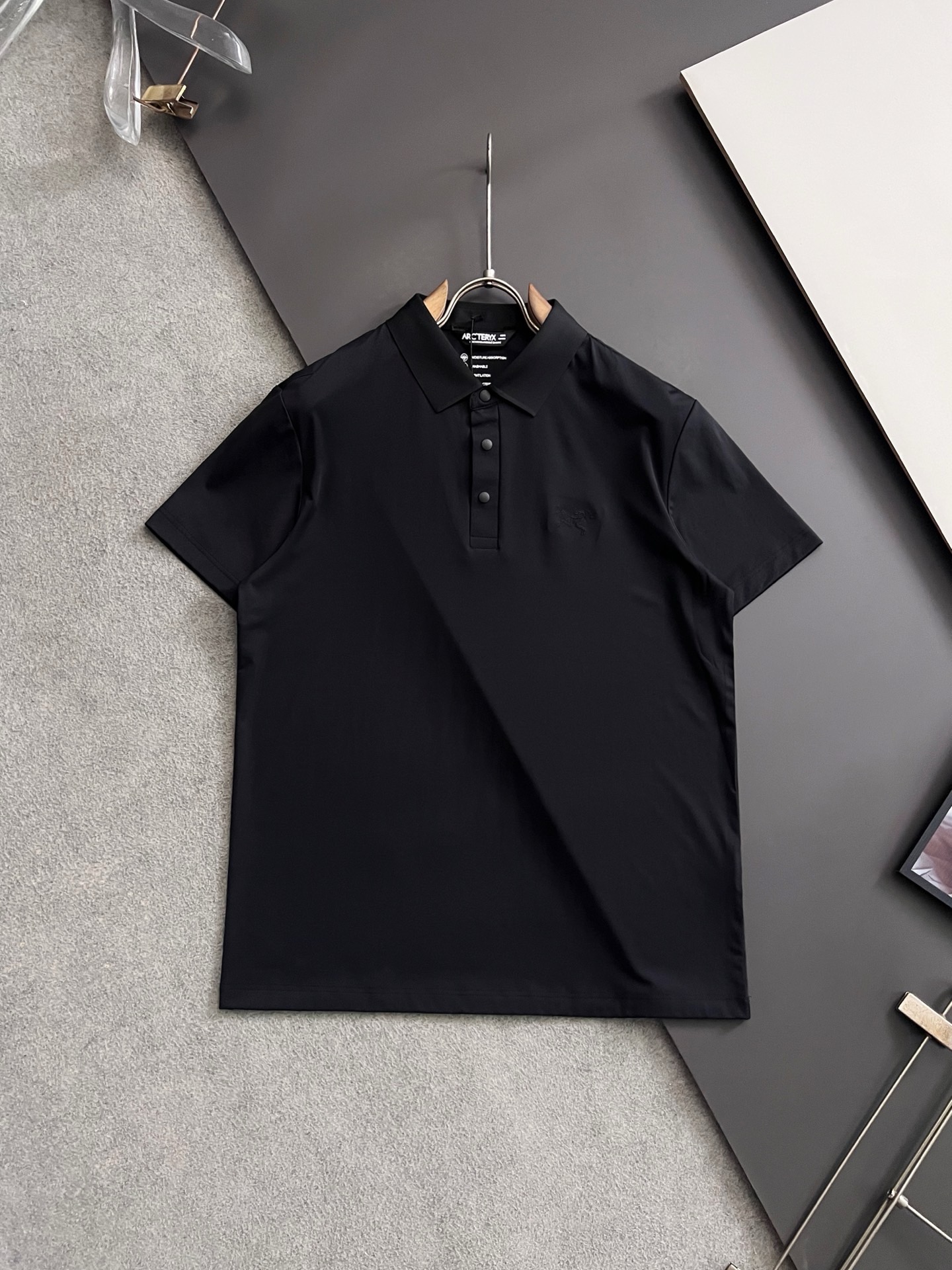 ） 始祖🐦 重磅推荐🌟春夏新品 专柜在售 时尚高端男装Polo-胸前Logo个性时尚/抗红外线镭射标语，高密度莫代尔弹力