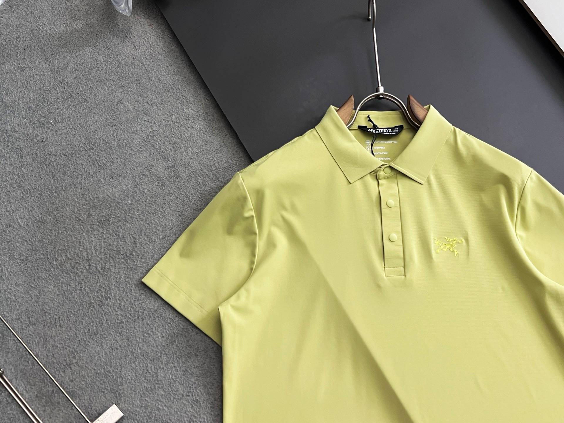 ） 始祖🐦 重磅推荐🌟春夏新品 专柜在售 时尚高端男装Polo-胸前Logo个性时尚/抗红外线镭射标语，高密度莫代尔弹力