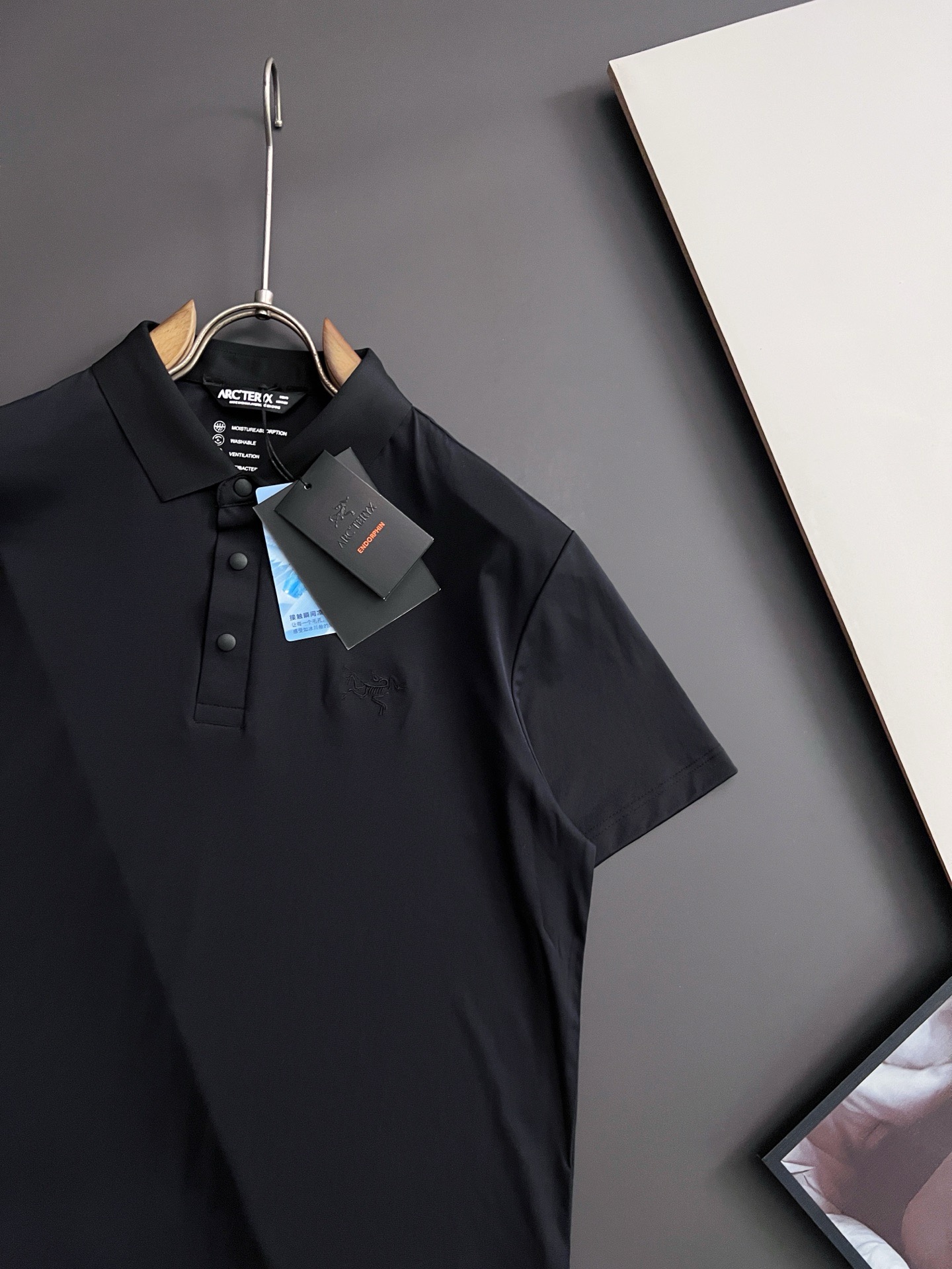 ） 始祖🐦 重磅推荐🌟春夏新品 专柜在售 时尚高端男装Polo-胸前Logo个性时尚/抗红外线镭射标语，高密度莫代尔弹力