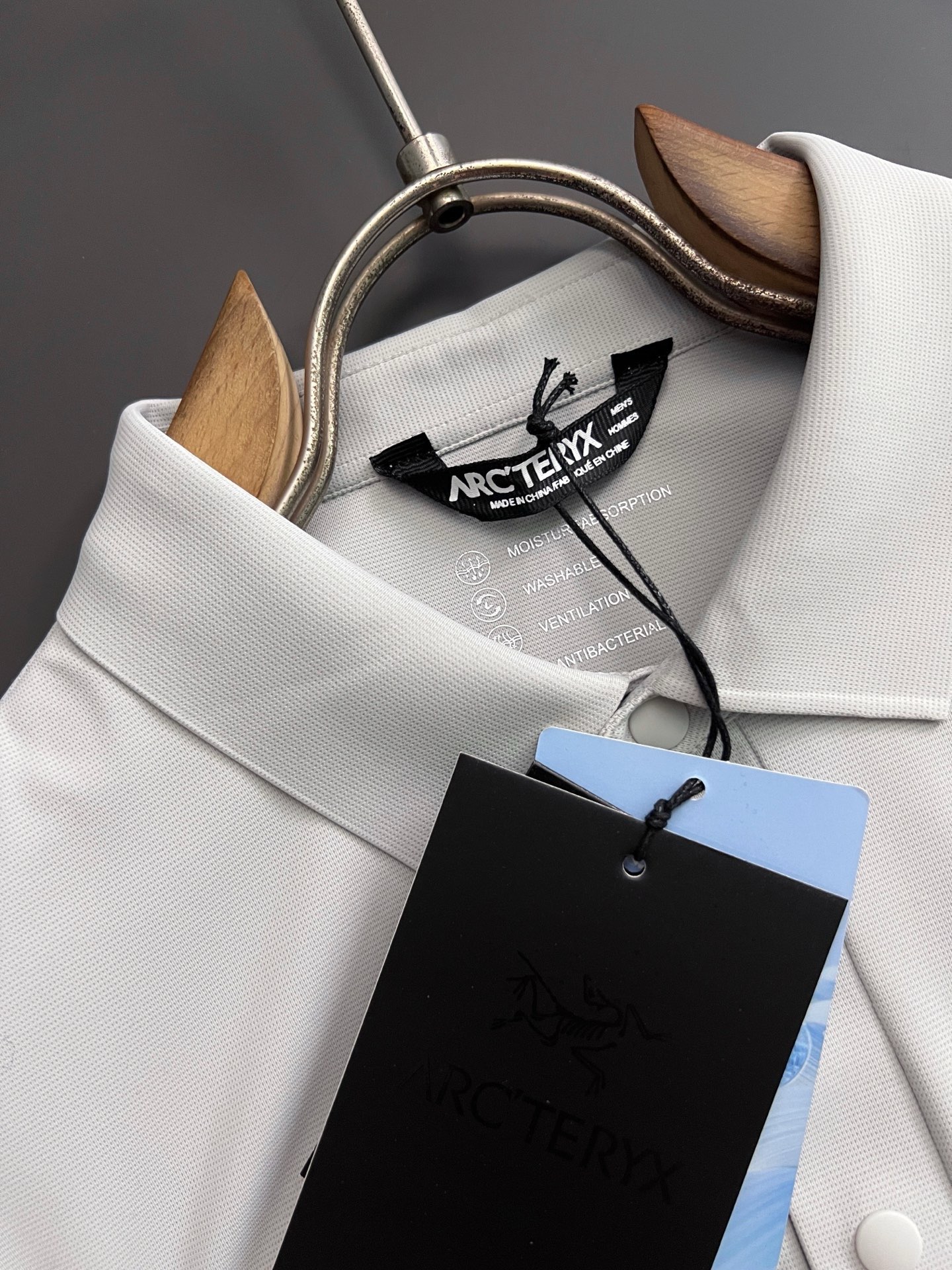 ） 始祖🐦 重磅推荐🌟春夏新品 专柜在售 时尚高端男装Polo-胸前Logo个性时尚/抗红外线镭射标语，高密度莫代尔弹力