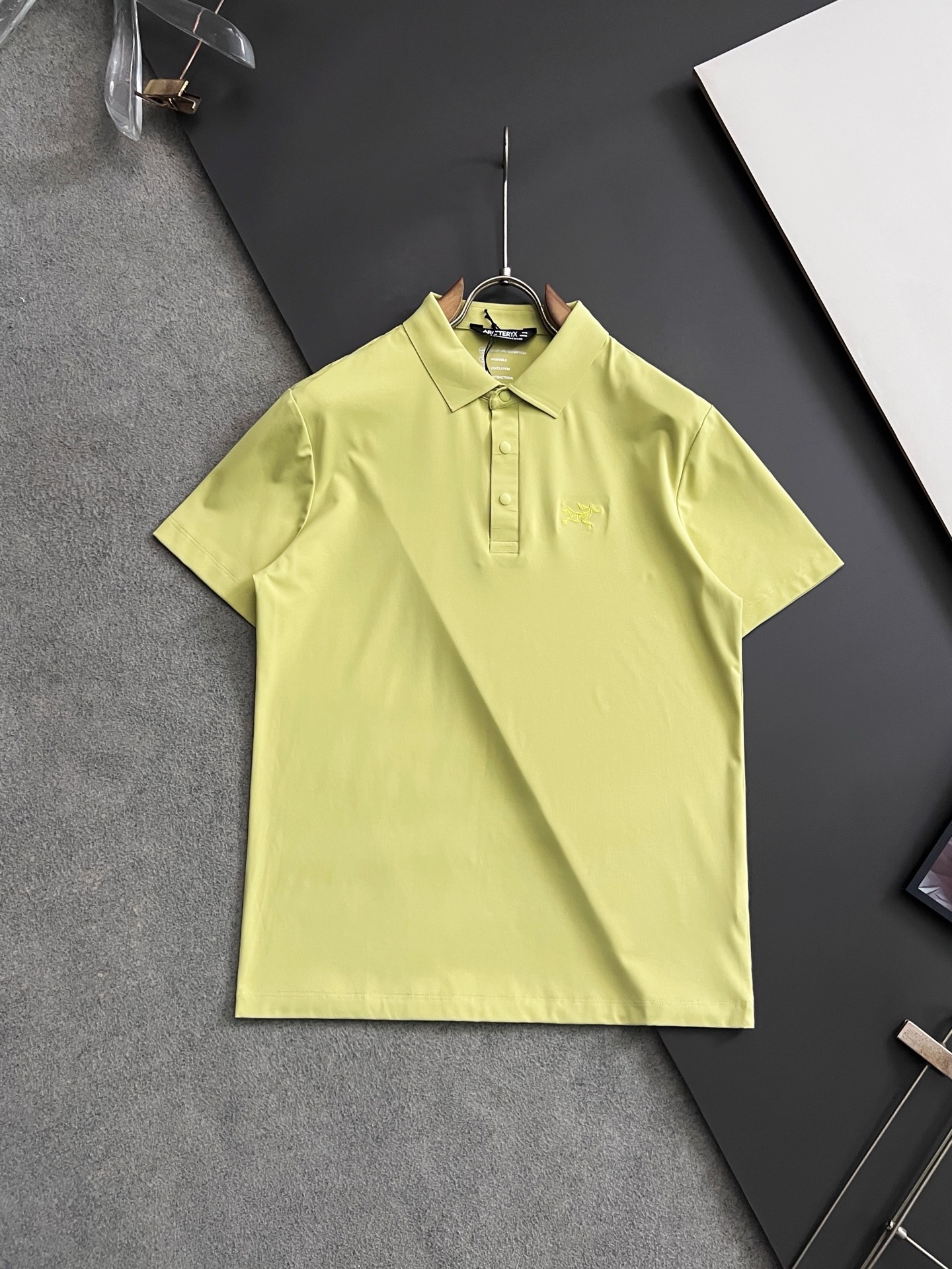 ） 始祖🐦 重磅推荐🌟春夏新品 专柜在售 时尚高端男装Polo-胸前Logo个性时尚/抗红外线镭射标语，高密度莫代尔弹力