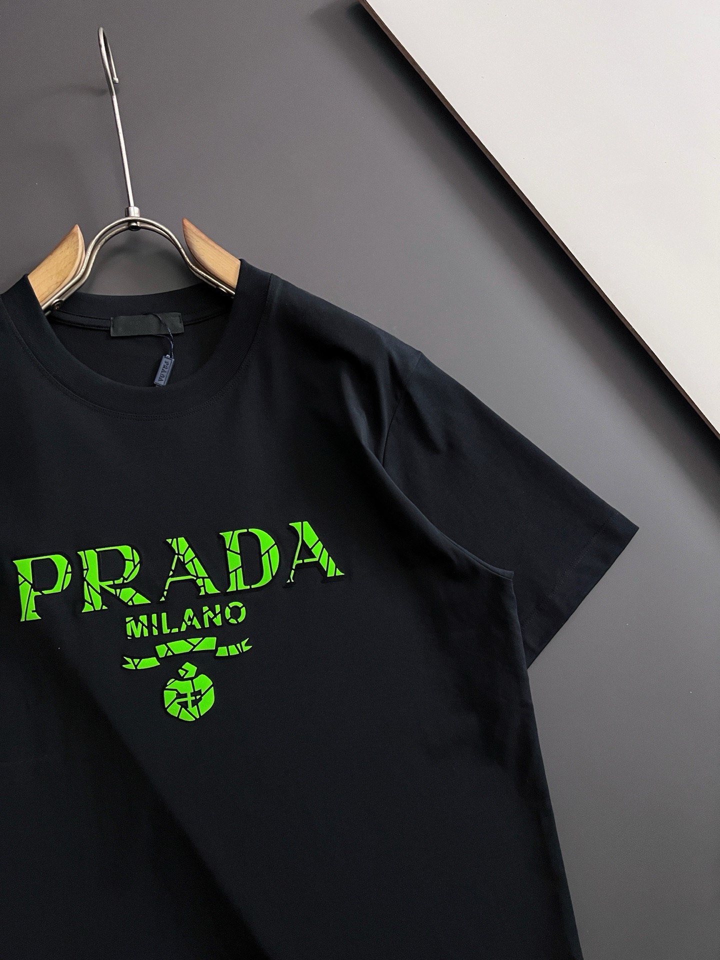 ）Prad*2026Ss🌟独家爆款260g高支抗菌索罗娜科技冰爽棉、印花植绒工艺最新独家爆款*.】简约基础衣橱神器， 休