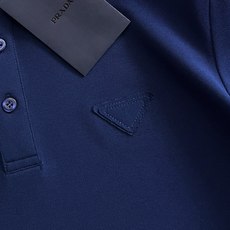 )Prad* 春夏新款男士短袖Polo衫,品牌最新设计元素!既不单调也不复杂,恰到好处的展现品味!客供顶级定制珠地棉面料 )Prad* 春夏新款男士短袖Polo衫,品牌最新设计元素!既不单调也不复杂,恰到好处的展现品味!客供顶级定制珠地棉面料