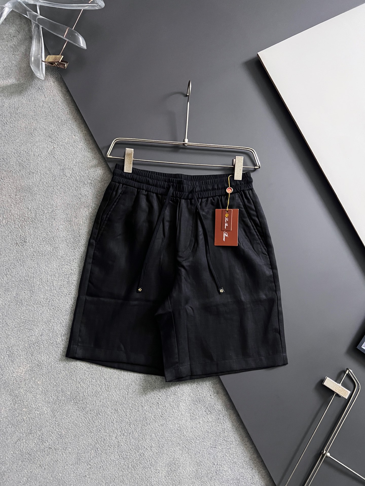 )Loro Piana*顶级品质>26新款(天丝亚麻系列)专柜官网同步发售!辅料全部原版定制出品,贸易公司真品订单。高级 )Loro Piana*顶级品质>26新款(天丝亚麻系列)专柜官网同步发售!辅料全部原版定制出品,贸易公司真品订单。高级