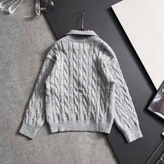 )Loro Piana*🌟高端轻商务毛衣,爆款老钱风秋冬新款针织毛衫,纯色标识条纹工艺设计!钩织标识条纹修饰,设计经典配 )Loro Piana*🌟高端轻商务毛衣,爆款老钱风秋冬新款针织毛衫,纯色标识条纹工艺设计!钩织标识条纹修饰,设计经典配