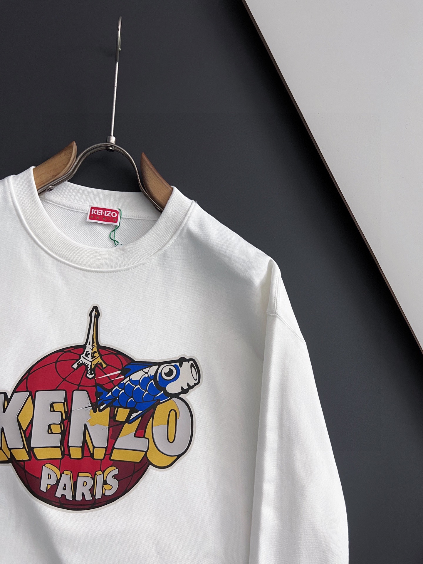 ）Kenz*！🌟独家定制。 15年专业卫衣，无论是面料上还是版型上都是完美越级，精美工艺圆领款，独家特制纯棉380克面料