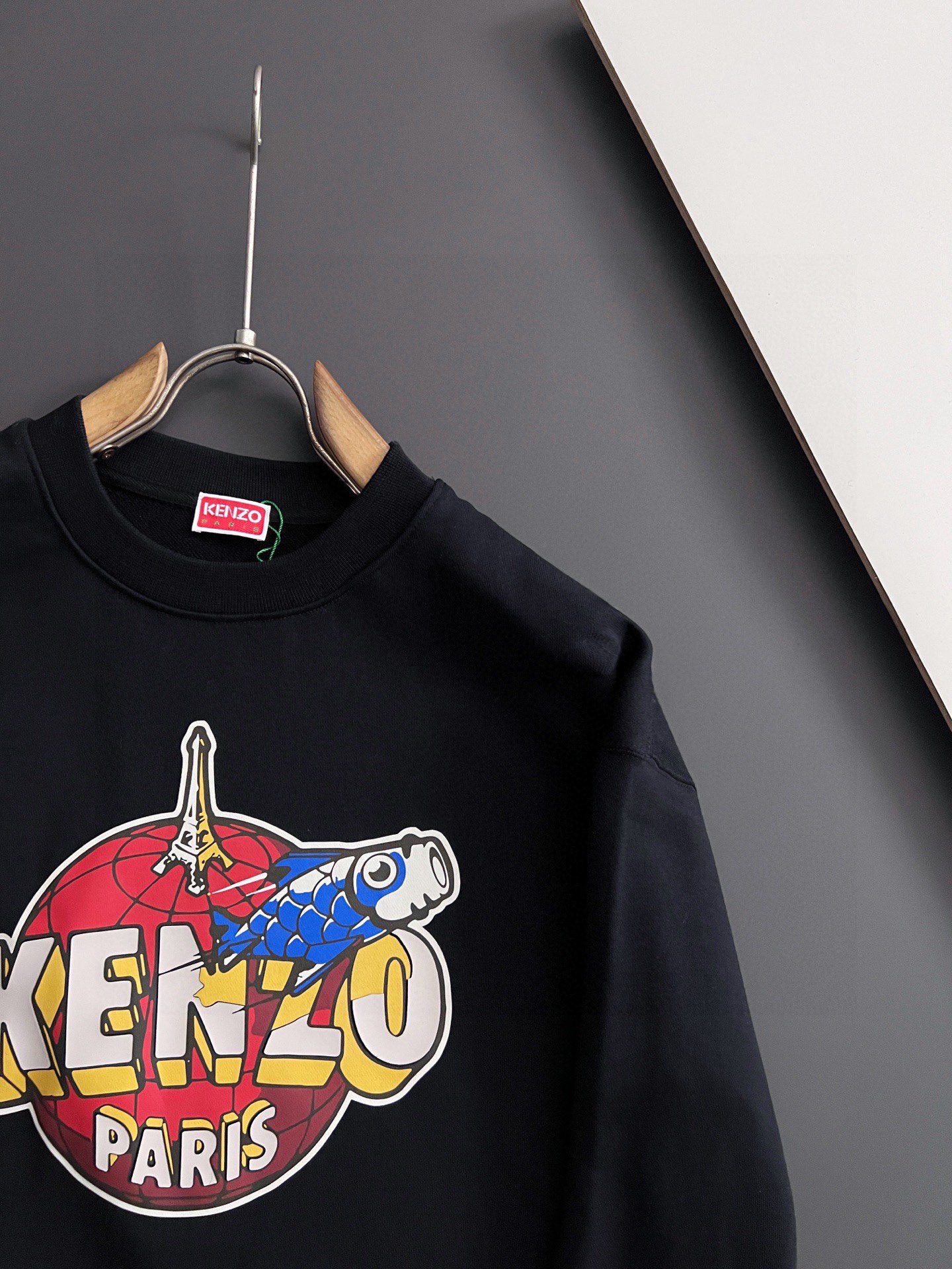）Kenz*！🌟独家定制。 15年专业卫衣，无论是面料上还是版型上都是完美越级，精美工艺圆领款，独家特制纯棉380克面料