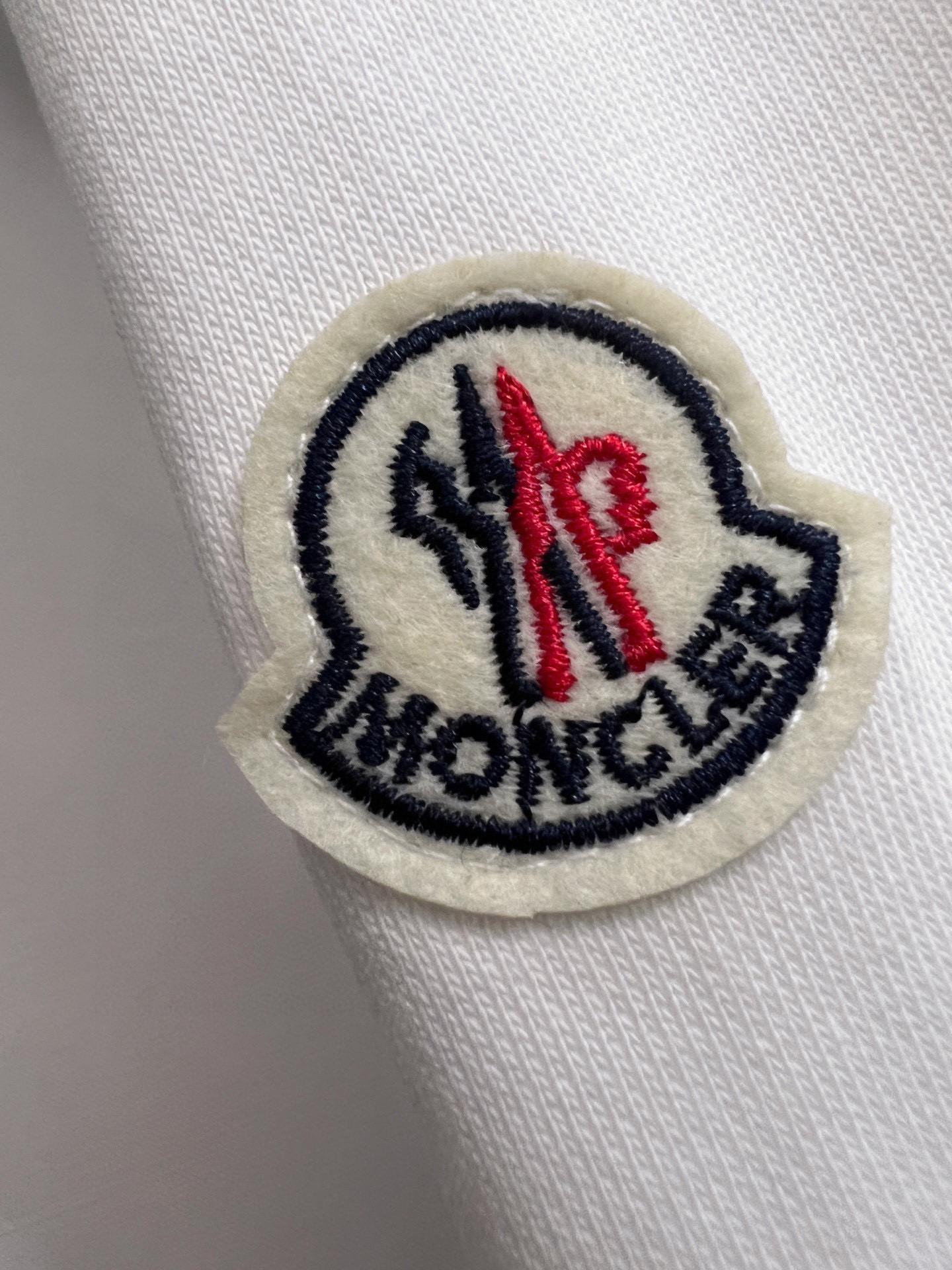）Moncle*🌟独家 高端定制。 15年专业卫衣，无论是面料上还是版型上都是完美越级，精美工艺圆领款，独家特制纯棉41