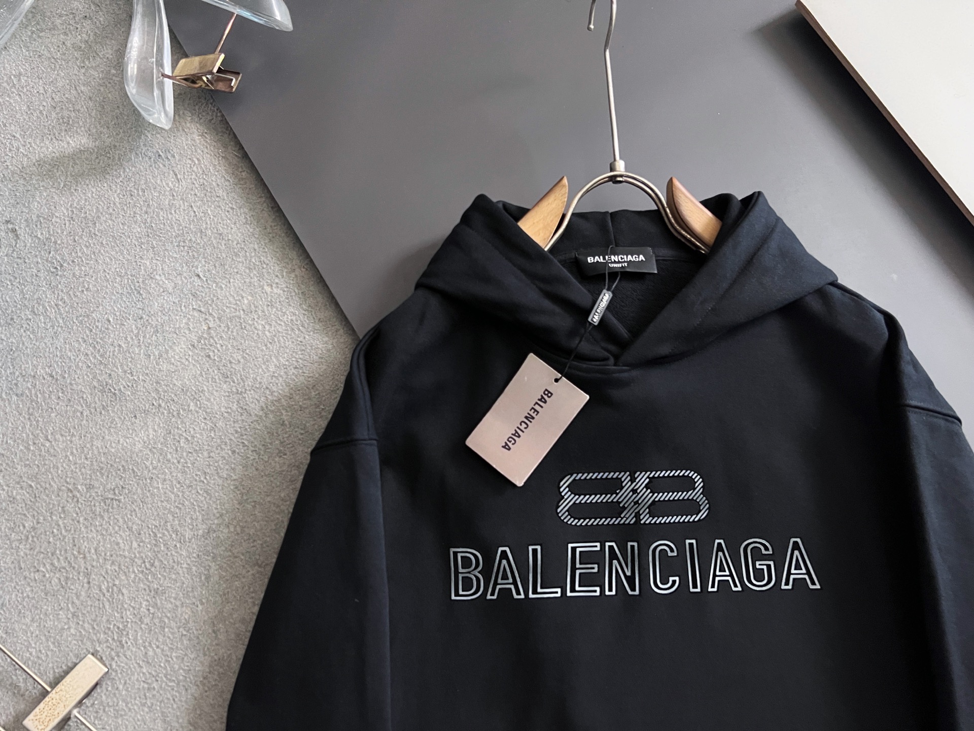 ）Bal*秋冬卫衣重磅水洗工艺连帽款，独家特制纯棉580克面料升级水洗大毛圈、柔软贴身科技面料，定制原版螺纹，档次极高，