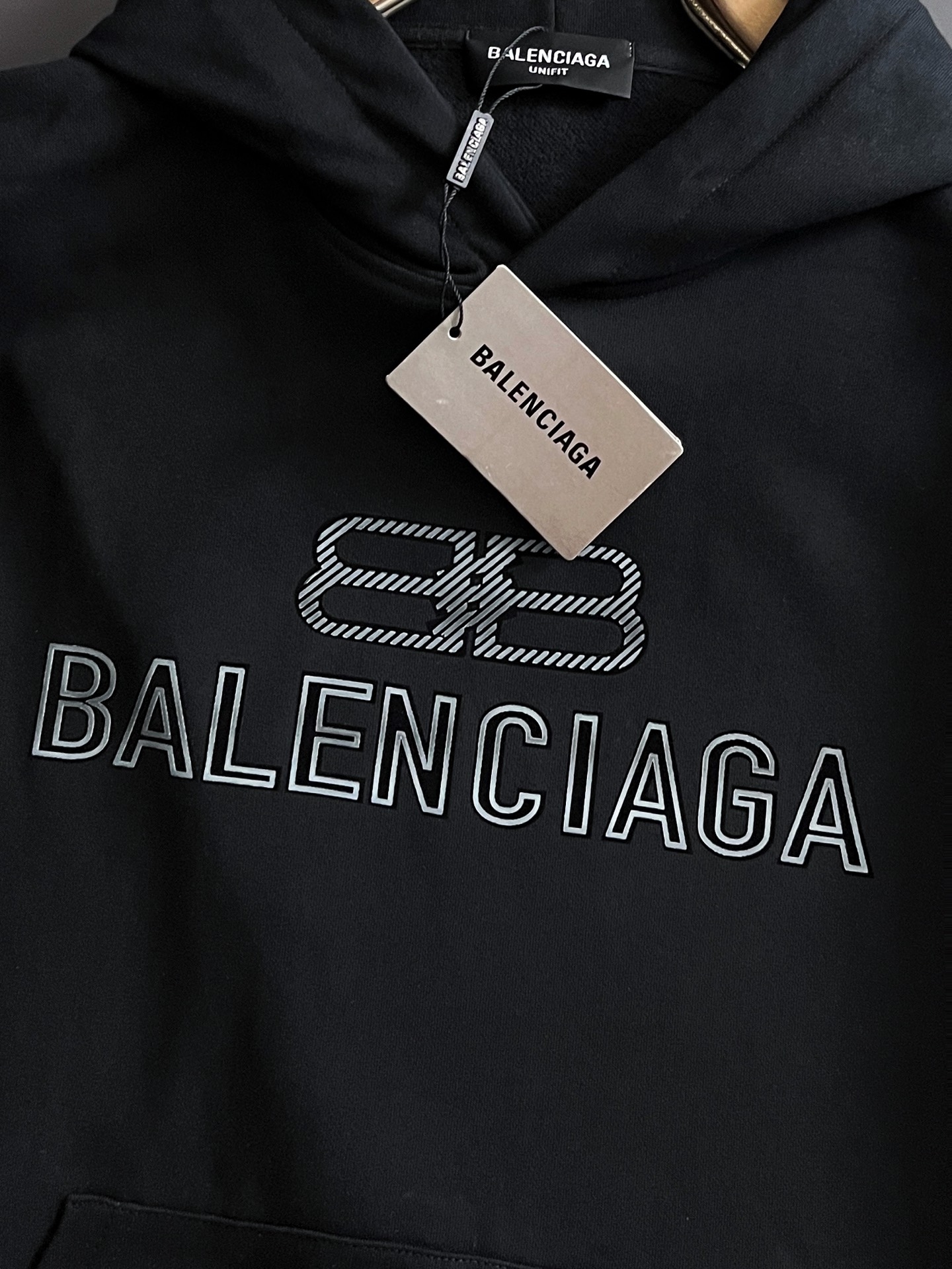 ）Bal*秋冬卫衣重磅水洗工艺连帽款，独家特制纯棉580克面料升级水洗大毛圈、柔软贴身科技面料，定制原版螺纹，档次极高，