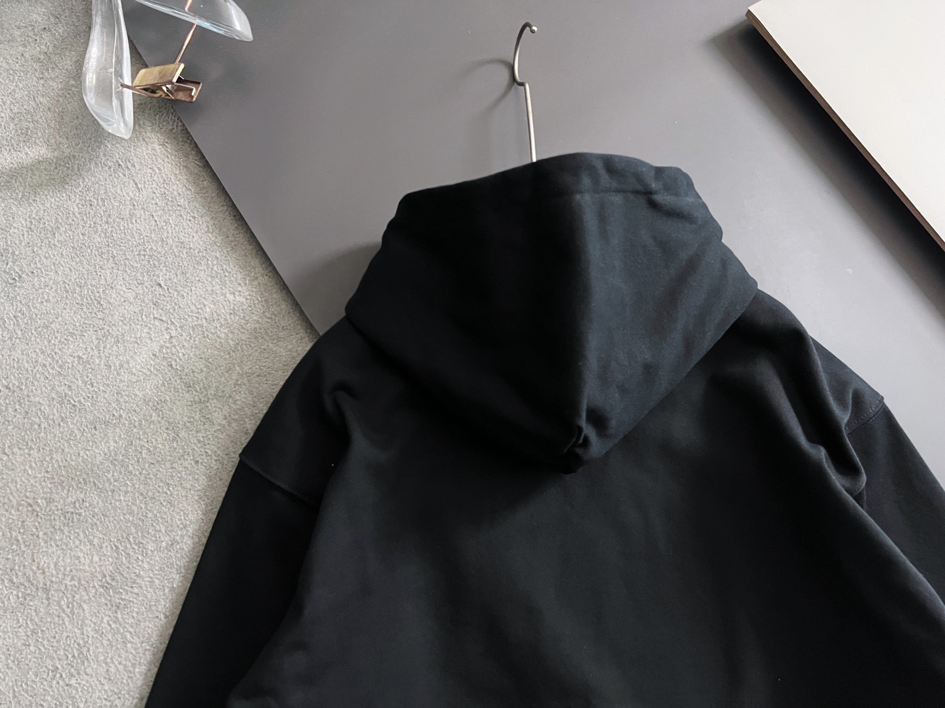 ）Bal*秋冬卫衣重磅水洗工艺连帽款，独家特制纯棉580克面料升级水洗大毛圈、柔软贴身科技面料，定制原版螺纹，档次极高，
