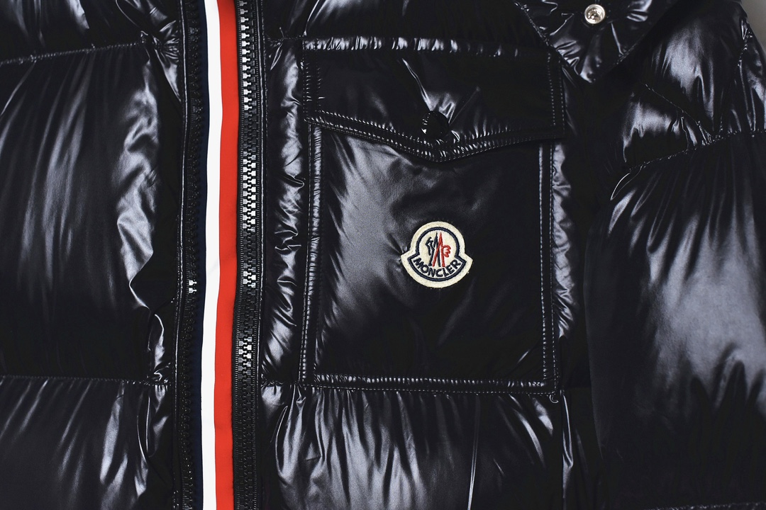 图片[7]-#SG 巅峰版 Moncler Montbeliare 蒙口 20fw 彩条「专供高端客户」🔺 真正独家填充国标90白鹅绒，不是国标90绒包退包赔，拉链五金独立开模制作。刺绣，纱线 经过计算机测绘 %99.99还原度 面料采用进口原渠道高密度纳米级面料 内里充绒超级饱满。无需过多赘述，欢迎货比三家，全年可售后，放心消费 尺码：1 2 3 4 5 6-选品中心