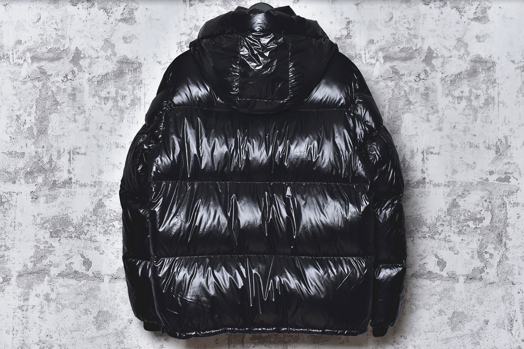 图片[2]-#SG 巅峰版 Moncler Montbeliare 蒙口 20fw 彩条「专供高端客户」🔺 真正独家填充国标90白鹅绒，不是国标90绒包退包赔，拉链五金独立开模制作。刺绣，纱线 经过计算机测绘 %99.99还原度 面料采用进口原渠道高密度纳米级面料 内里充绒超级饱满。无需过多赘述，欢迎货比三家，全年可售后，放心消费 尺码：1 2 3 4 5 6-选品中心