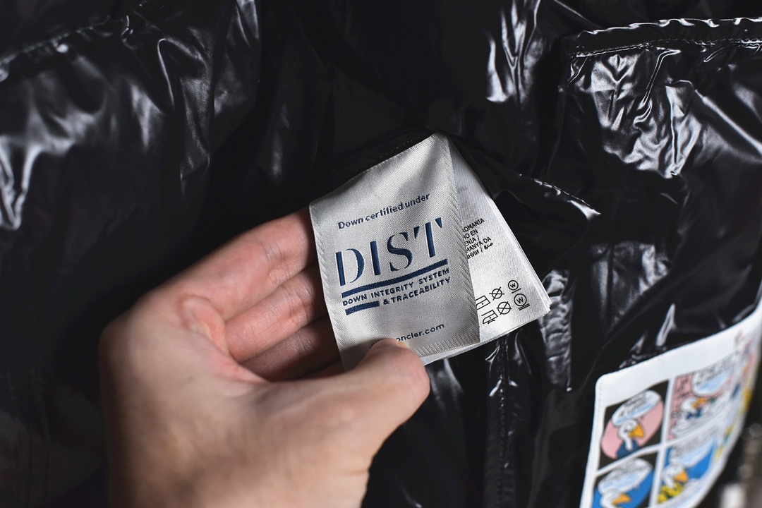 图片[8]-#SG 巅峰版 Moncler Montbeliare 蒙口 20fw 彩条「专供高端客户」🔺 真正独家填充国标90白鹅绒，不是国标90绒包退包赔，拉链五金独立开模制作。刺绣，纱线 经过计算机测绘 %99.99还原度 面料采用进口原渠道高密度纳米级面料 内里充绒超级饱满。无需过多赘述，欢迎货比三家，全年可售后，放心消费 尺码：1 2 3 4 5 6-选品中心