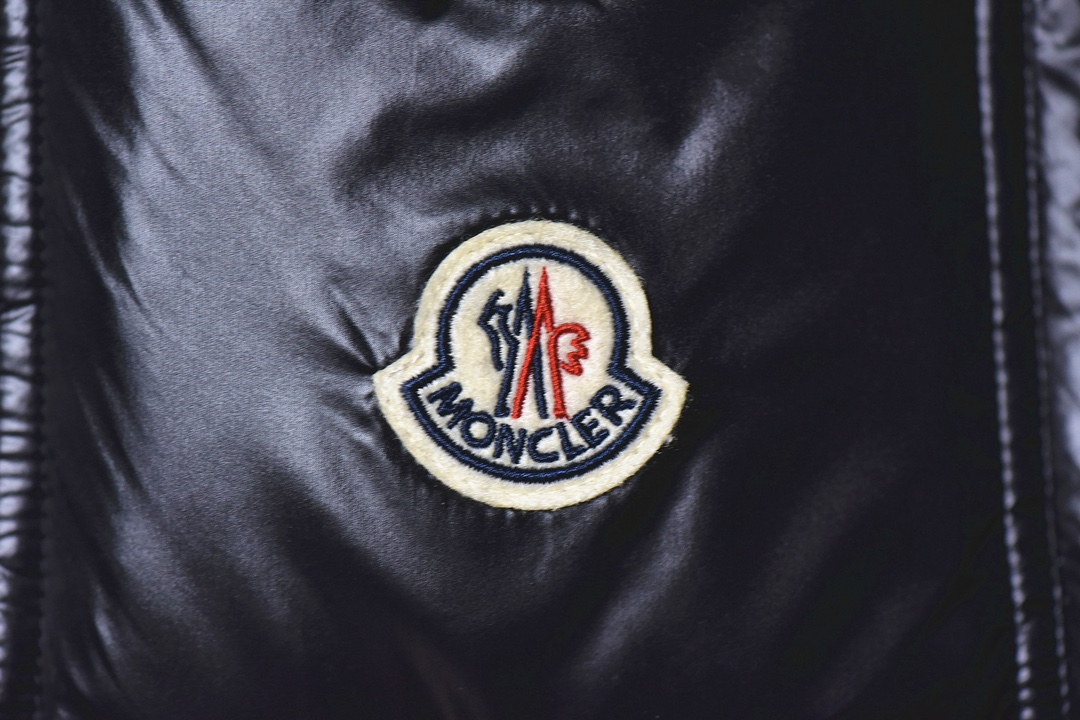 图片[3]-#SG 巅峰版 Moncler Montbeliare 蒙口 20fw 彩条「专供高端客户」🔺 真正独家填充国标90白鹅绒，不是国标90绒包退包赔，拉链五金独立开模制作。刺绣，纱线 经过计算机测绘 %99.99还原度 面料采用进口原渠道高密度纳米级面料 内里充绒超级饱满。无需过多赘述，欢迎货比三家，全年可售后，放心消费 尺码：1 2 3 4 5 6-选品中心