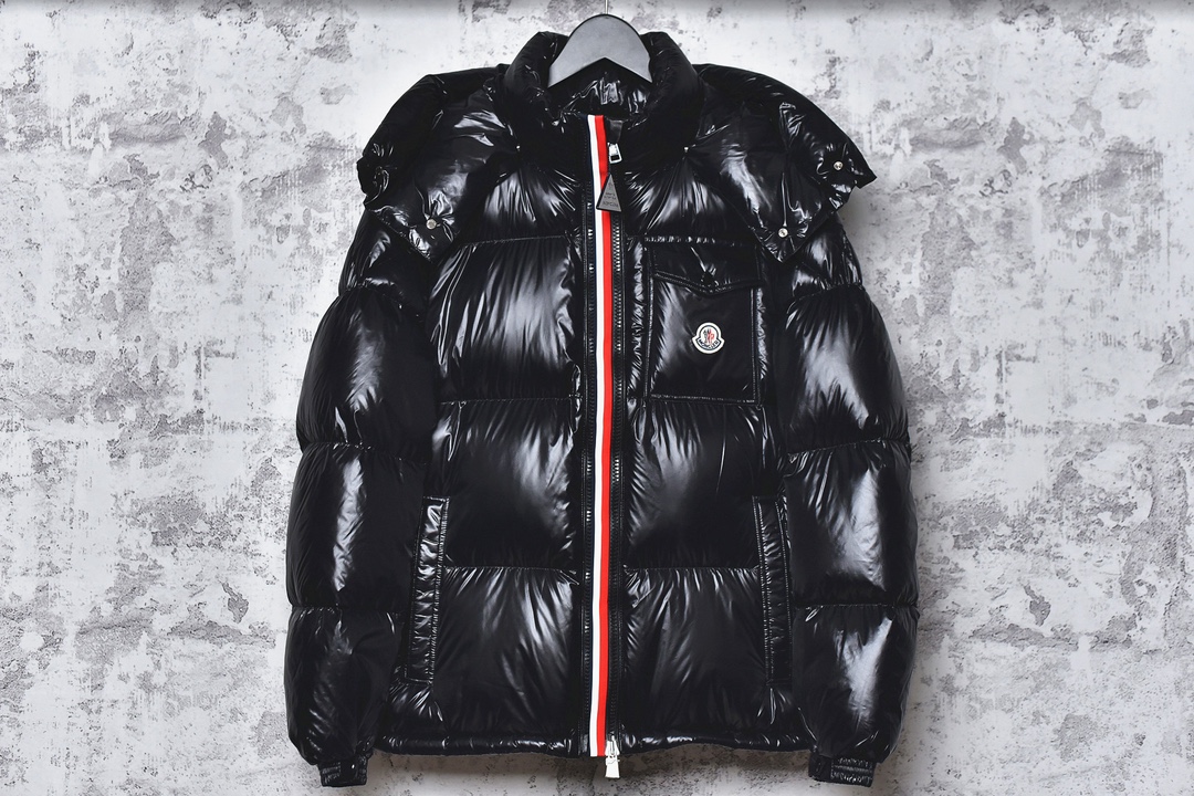 #SG 巅峰版 Moncler Montbeliare 蒙口 20fw 彩条「专供高端客户」🔺 真正独家填充国标90白鹅绒，不是国标90绒包退包赔，拉链五金独立开模制作。刺绣，纱线 经过计算机测绘 %99.99还原度 面料采用进口原渠道高密度纳米级面料 内里充绒超级饱满。无需过多赘述，欢迎货比三家，全年可售后，放心消费 尺码：1 2 3 4 5 6-选品中心