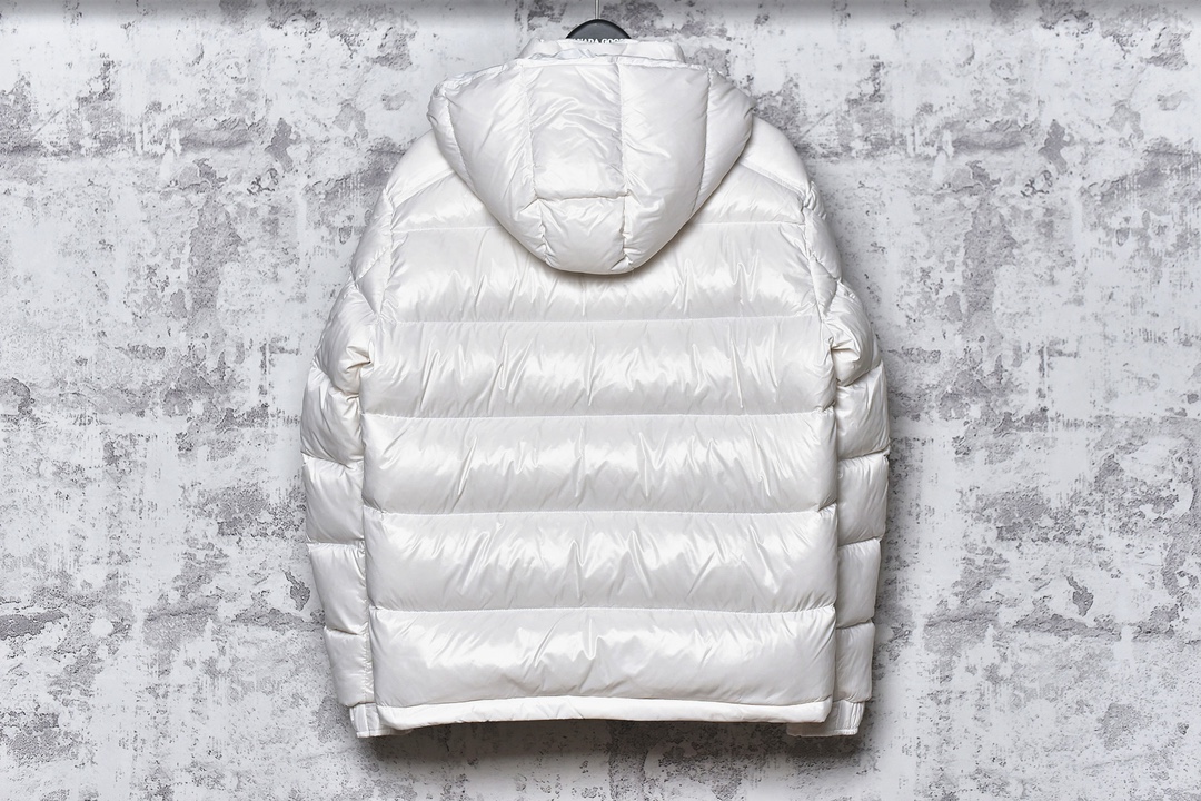 图片[2]-#SG 巅峰版 Moncler Maya 白玛雅 「专供高端客户」🔺 真正独家填充国标90白鹅绒，不是国标90绒包退包赔，拉链五金独立开模制作。刺绣，纱线 经过计算机测绘 %99.99还原度 面料采用进口原渠道高密度纳米级面料 内里充绒超级饱满。无需过多赘述，欢迎货比三家，全年可售后，放心消费 尺码：1 2 3 4 5 6-选品中心