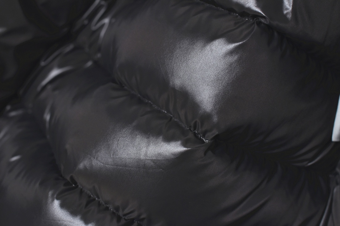 图片[8]-#SG 巅峰版 Moncler Maya 黑玛雅 「专供高端客户」🔺 真正独家填充国标90白鹅绒，不是国标90绒包退包赔，拉链五金独立开模制作。刺绣，纱线 经过计算机测绘 %99.99还原度 面料采用进口原渠道高密度纳米级面料 内里充绒超级饱满。无需过多赘述，欢迎货比三家，全年可售后，放心消费 尺码：1 2 3 4 5 6-选品中心