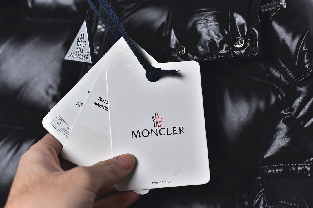 图片[5]-#SG 巅峰版 Moncler Maya 黑玛雅 「专供高端客户」🔺 真正独家填充国标90白鹅绒，不是国标90绒包退包赔，拉链五金独立开模制作。刺绣，纱线 经过计算机测绘 %99.99还原度 面料采用进口原渠道高密度纳米级面料 内里充绒超级饱满。无需过多赘述，欢迎货比三家，全年可售后，放心消费 尺码：1 2 3 4 5 6-选品中心