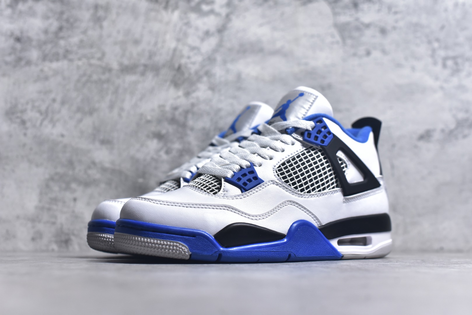 图片[2]-#Air Jordan AJ4 Retro 耗时半年巨作 全套原纸板楦头开发 调试30余版 确保原汁原味完美呈现四代版型 一比一鞋头弧度高度趴度鞋身弧度 此版本只针对中端市场 皮料材质有所更替 其他数据细节工艺流程均保持公司一致 细节品控鞋型随意秒杀市面3XX 4XX 原厂TPU网格鞋带扣 正确内里网布 菱角分明不变形无多余毛边 柔软性质感一致于原鞋 原厂织唛标 原厂飞人电绣工艺 独家绑鞋带手法 印刷中底布 四线拉帮 米色美纹纸贴合固定 进口港宝加持 后跟自然饱满 全鞋荧光划线卡点 追求极致完美 每一双都是工艺品 多重QC质检 超越公司货的品控标准 实实在在的免检产品 尺码：40 40.5 41 42 42.5 43 44 44.5 45 46 47.5-选品中心