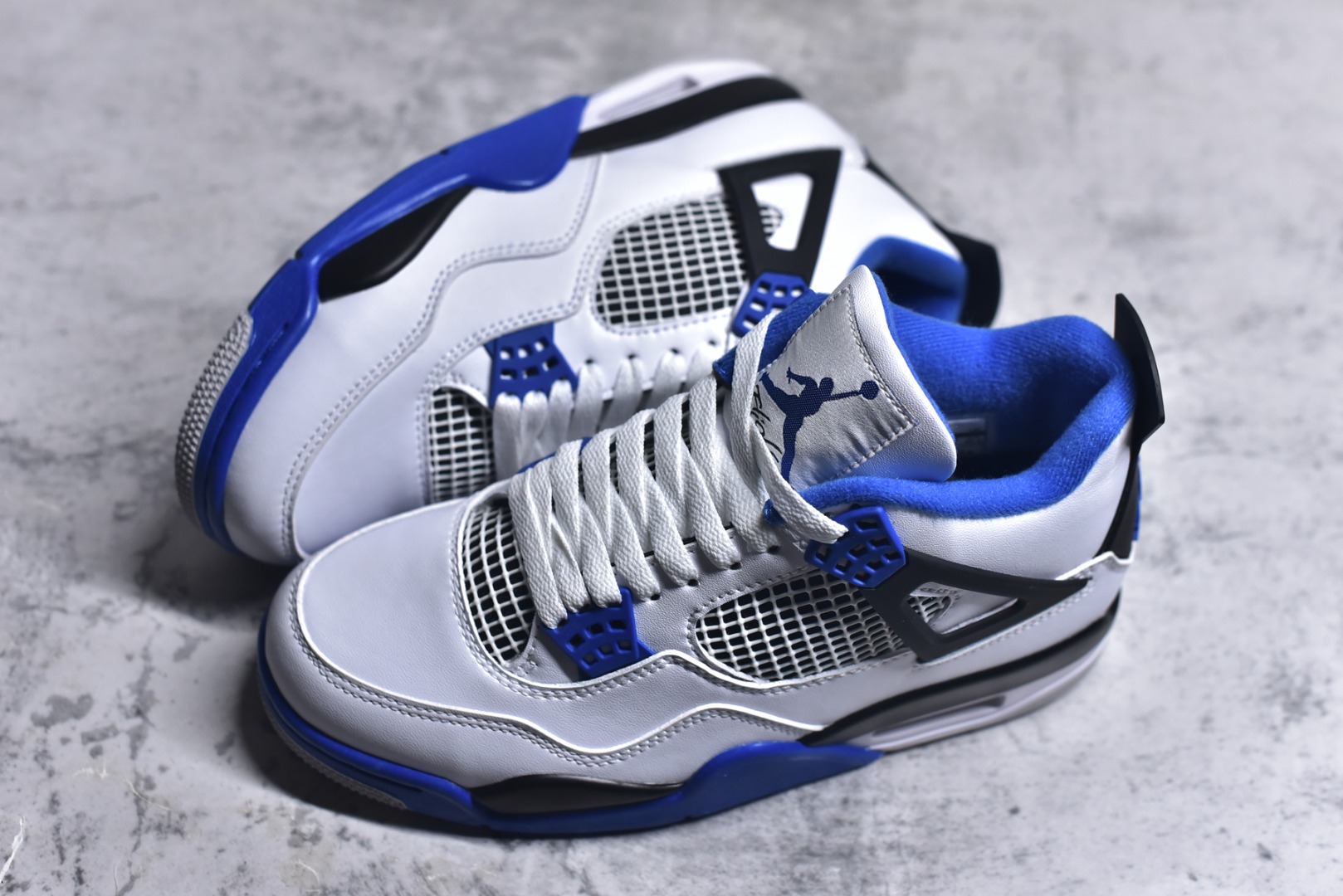 图片[7]-#Air Jordan AJ4 Retro 耗时半年巨作 全套原纸板楦头开发 调试30余版 确保原汁原味完美呈现四代版型 一比一鞋头弧度高度趴度鞋身弧度 此版本只针对中端市场 皮料材质有所更替 其他数据细节工艺流程均保持公司一致 细节品控鞋型随意秒杀市面3XX 4XX 原厂TPU网格鞋带扣 正确内里网布 菱角分明不变形无多余毛边 柔软性质感一致于原鞋 原厂织唛标 原厂飞人电绣工艺 独家绑鞋带手法 印刷中底布 四线拉帮 米色美纹纸贴合固定 进口港宝加持 后跟自然饱满 全鞋荧光划线卡点 追求极致完美 每一双都是工艺品 多重QC质检 超越公司货的品控标准 实实在在的免检产品 尺码：40 40.5 41 42 42.5 43 44 44.5 45 46 47.5-选品中心