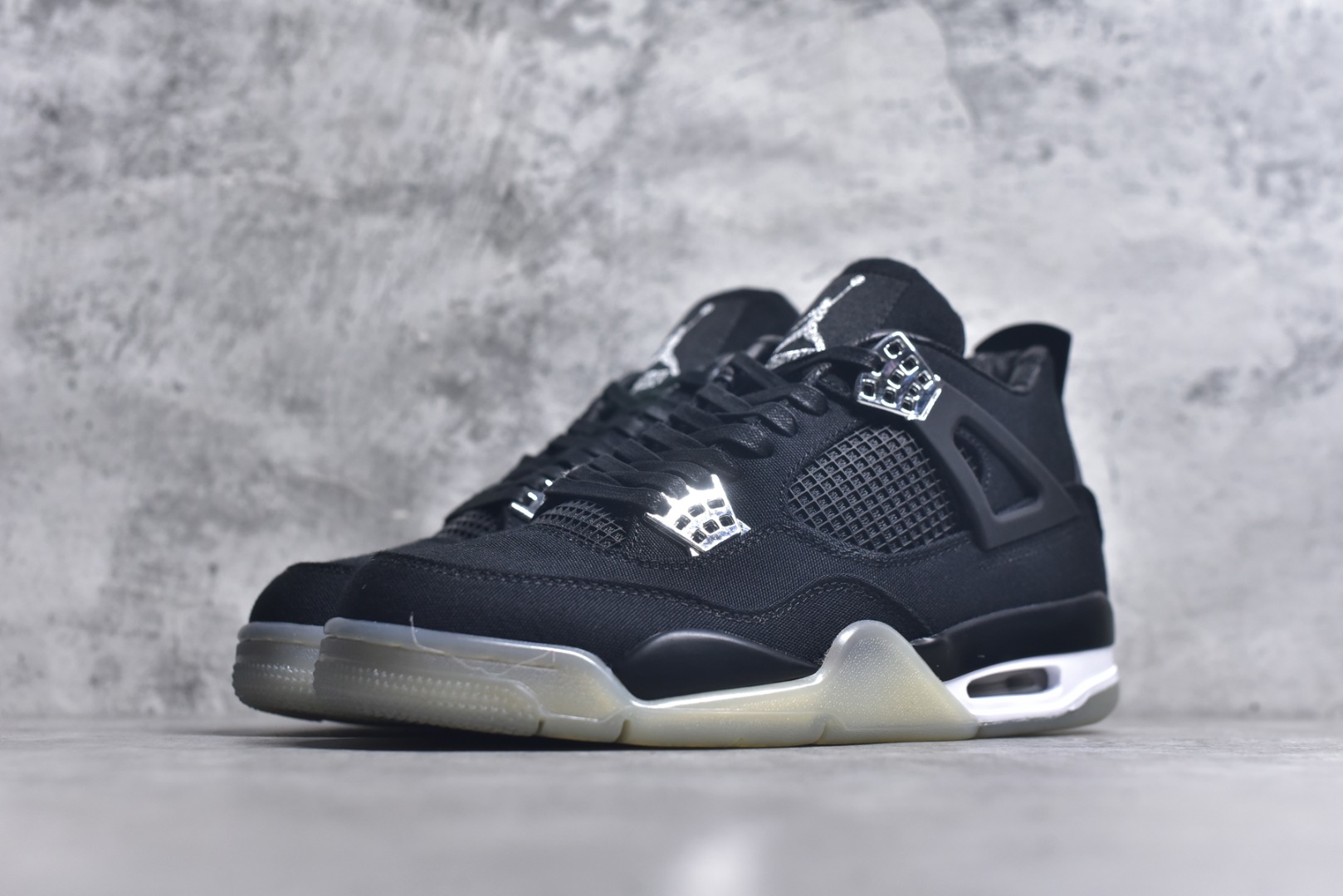图片[2]-#Air Jordan AJ4 Retro 耗时半年巨作 全套原纸板楦头开发 调试30余版 确保原汁原味完美呈现四代版型 一比一鞋头弧度高度趴度鞋身弧度 此版本只针对中端市场 皮料材质有所更替 其他数据细节工艺流程均保持公司一致 细节品控鞋型随意秒杀市面3XX 4XX 原厂TPU网格鞋带扣 正确内里网布 菱角分明不变形无多余毛边 柔软性质感一致于原鞋 原厂织唛标 原厂飞人电绣工艺 独家绑鞋带手法 印刷中底布 四线拉帮 米色美纹纸贴合固定 进口港宝加持 后跟自然饱满 全鞋荧光划线卡点 追求极致完美 每一双都是工艺品 多重QC质检 超越公司货的品控标准 实实在在的免检产品 尺码：40 40.5 41 42 42.5 43 44 44.5 45 46 47.5-选品中心